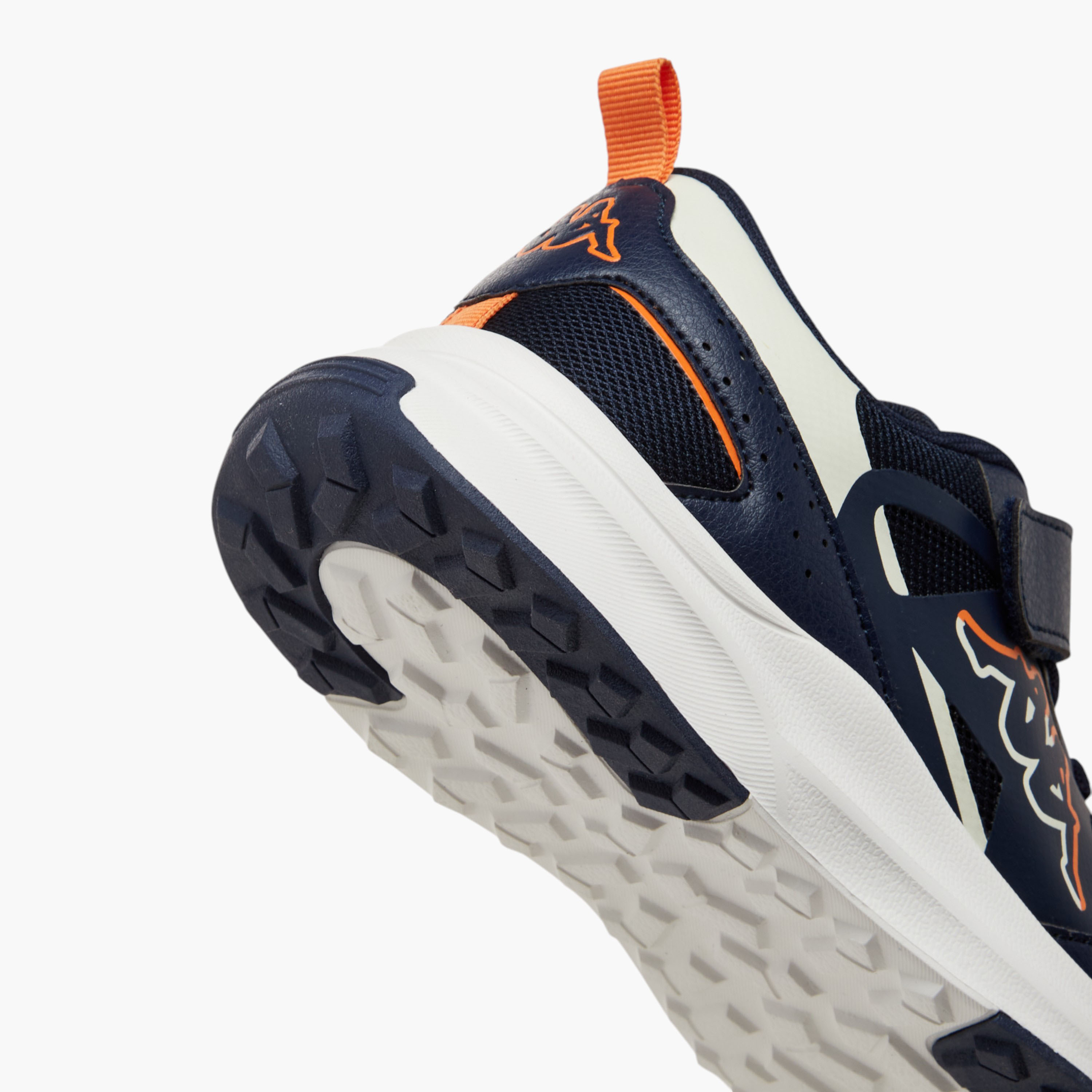 حذاء رياضي بشريط إغلاق لاصق وتفاصيل شعار للأولاد من كابا-sports-boys-shoes-image-5