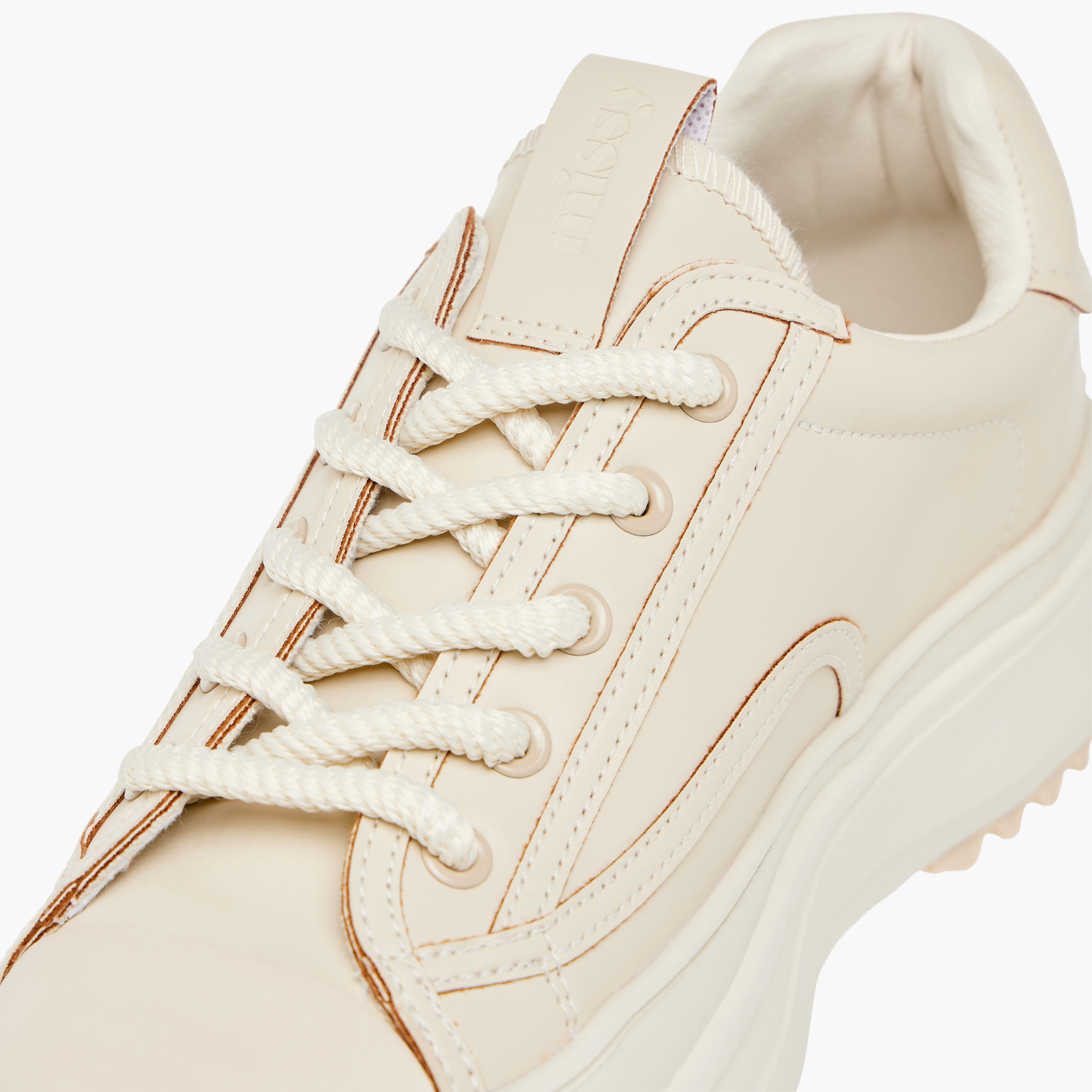 حذاء سنيكرز سادة بنعل سميك ورباط إغلاق من ميسي-women-shoes-sneakers-image-4