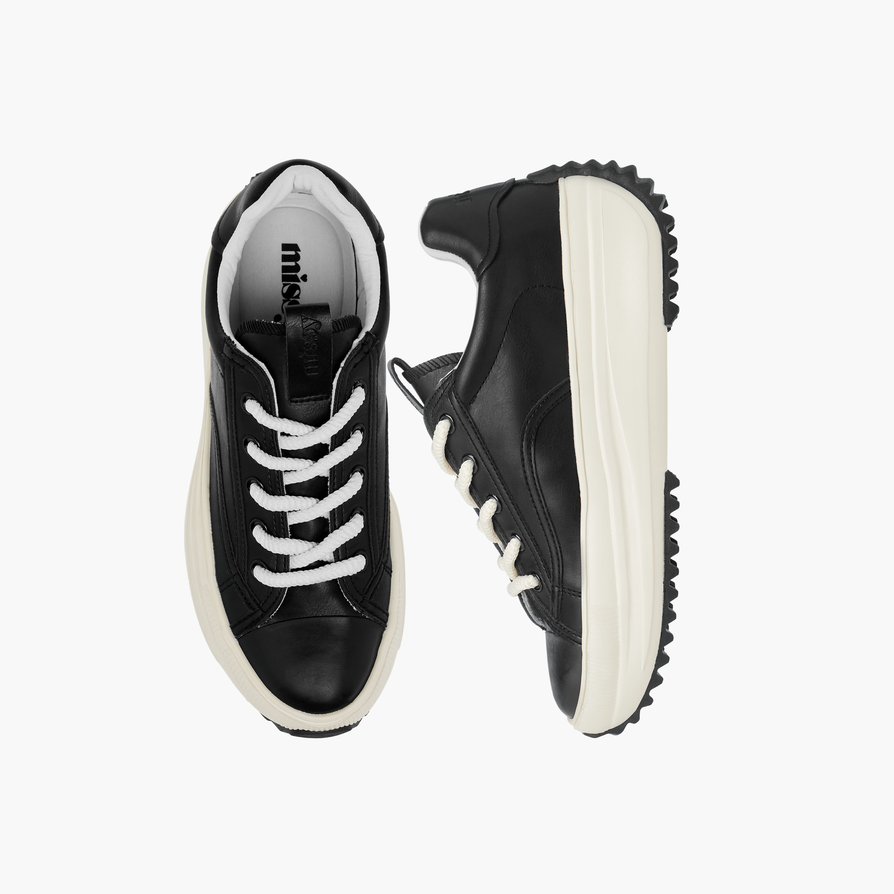 حذاء سنيكرز سادة بنعل سميك ورباط إغلاق من ميسي-women-shoes-sneakers-image-1