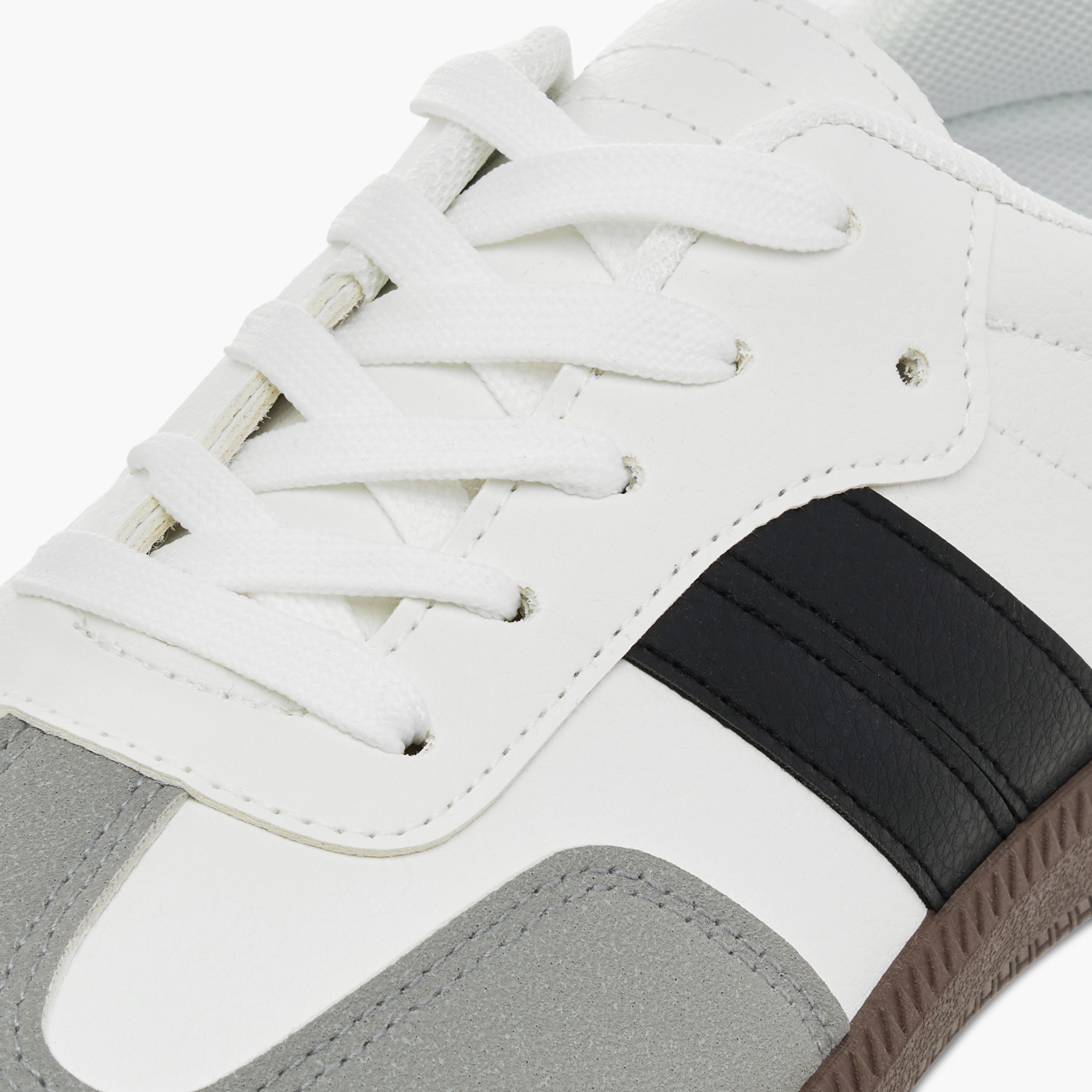 Dash Panelled Low Ankle Sneakers with Lace-Up Closure-women-shoes-sneakers-image-4
