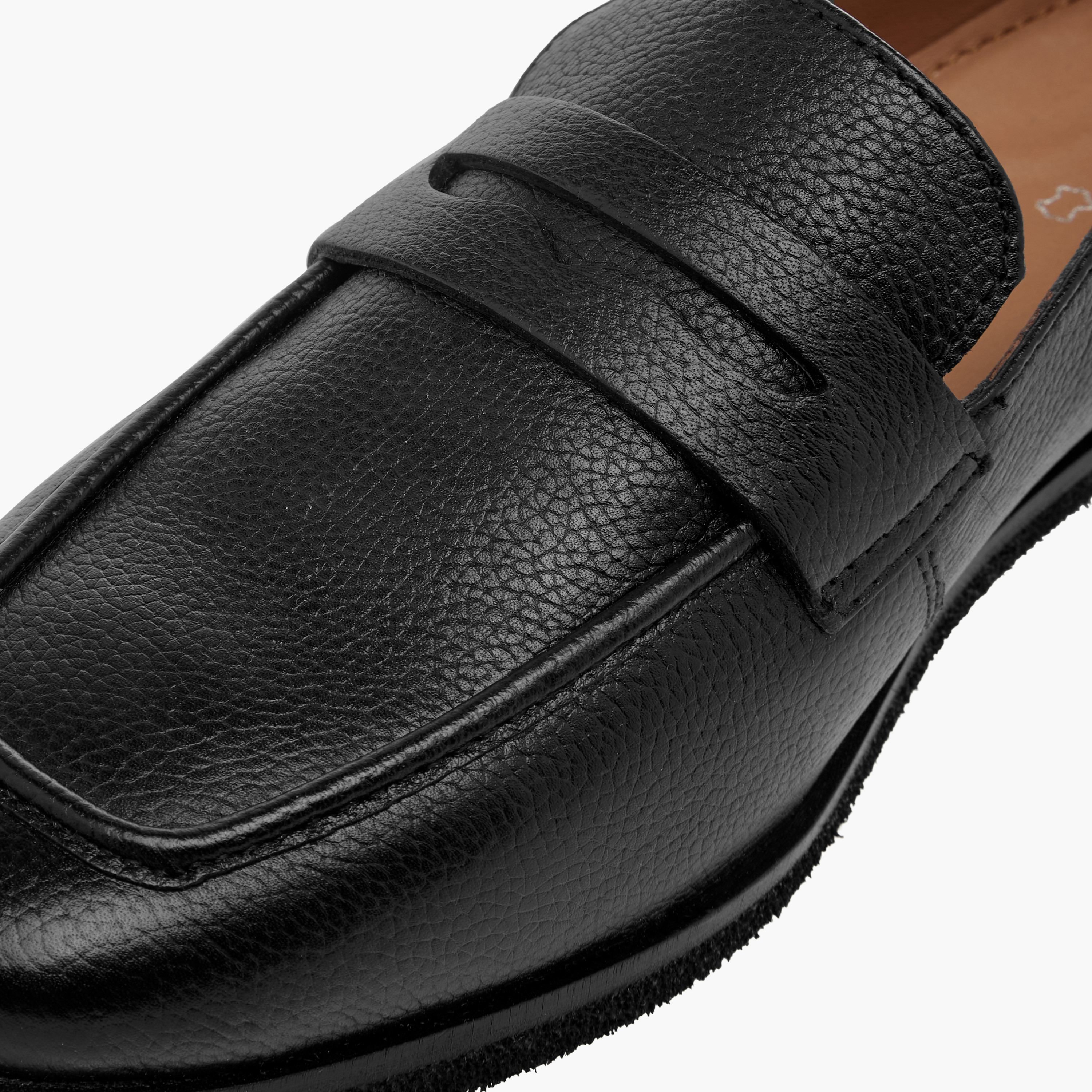 حذاء سهل الارتداء بتصاميم مفرغة للنساء من سيليست-women-shoes-loafersandmoccasins-image-4