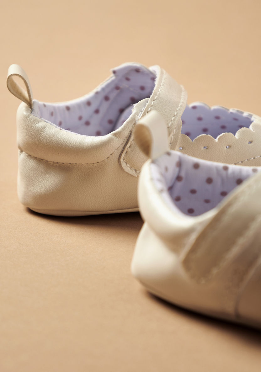 Juniors Flower Detail Baby Shoes with Hook and Loop Closure-Booties-image-3