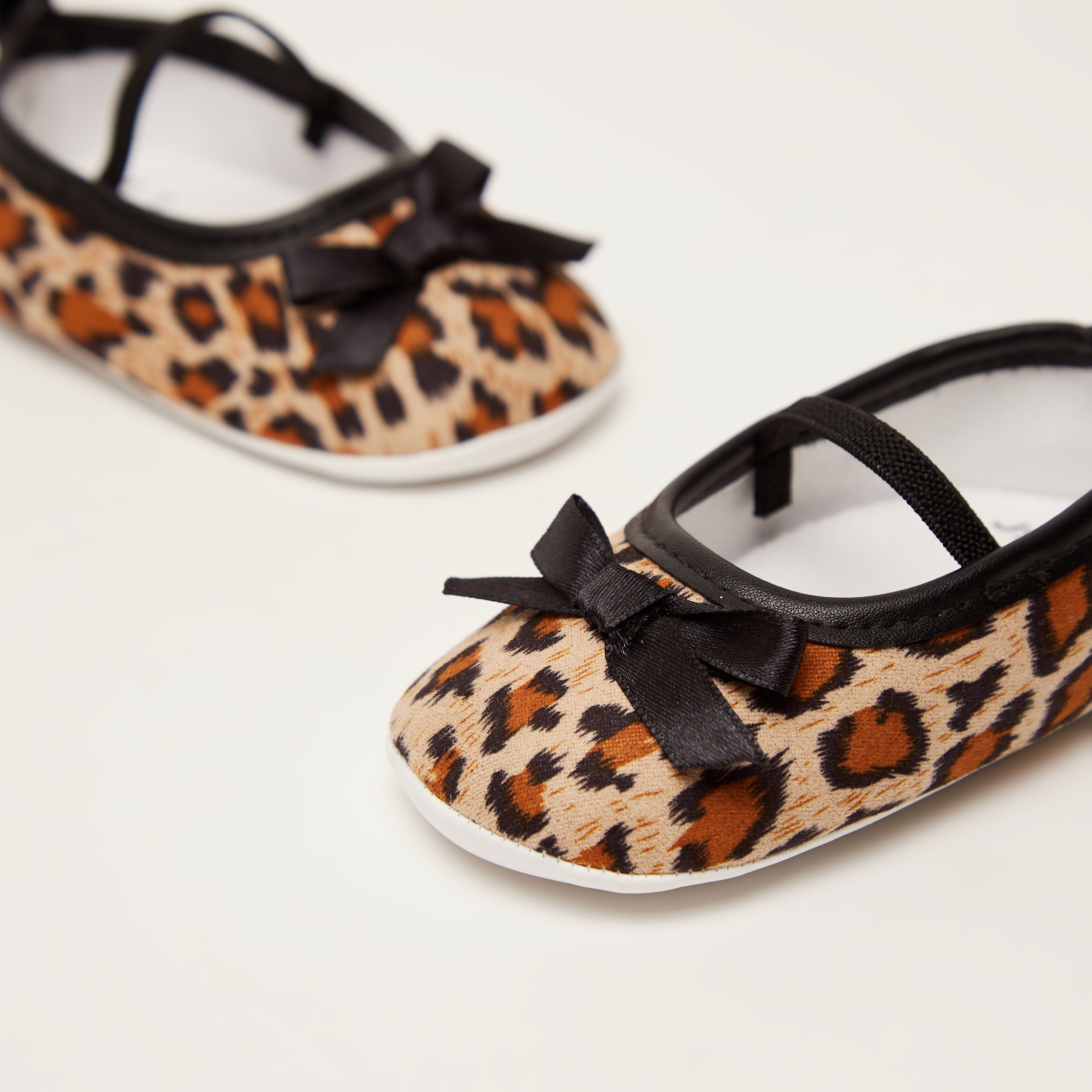 Juniors Printed Slip-On Shoes with Bow Applique-baby-girls-shoes-booties-image-2
