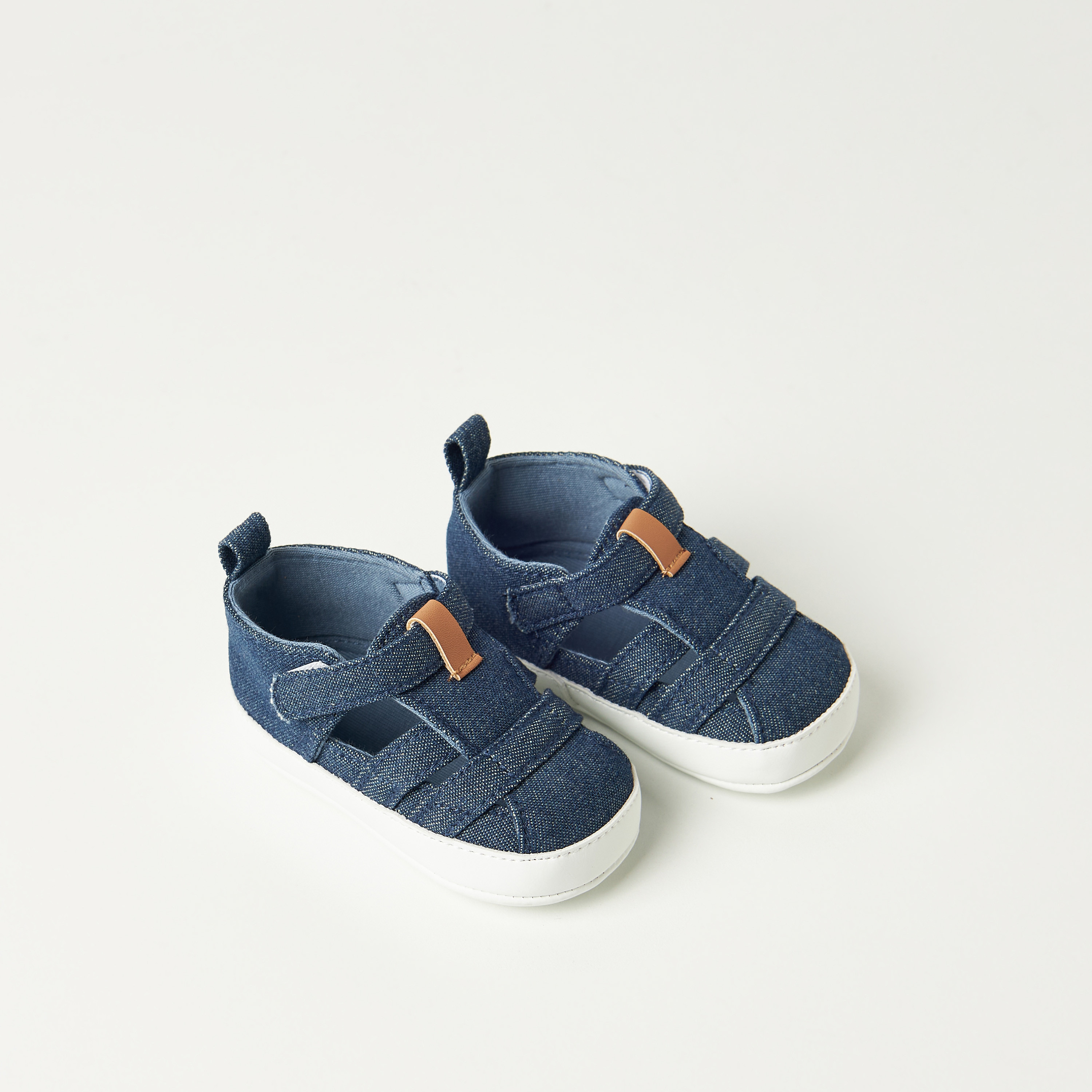 بوت بارز الملمس بشريط إغلاق لاصق من جونيورز-baby-boys-shoes-closedshoes-image-3