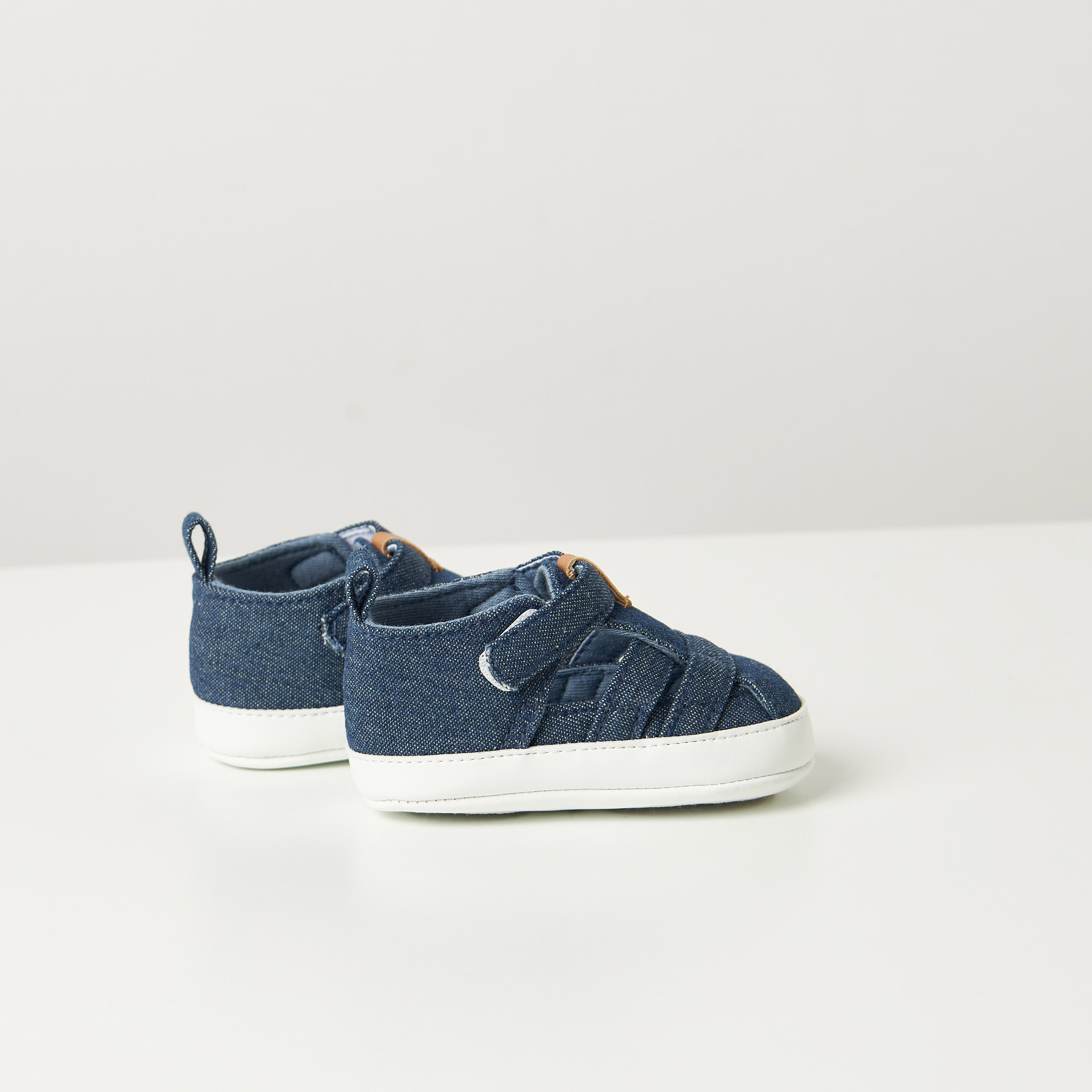 بوت بارز الملمس بشريط إغلاق لاصق من جونيورز-baby-boys-shoes-closedshoes-image-2