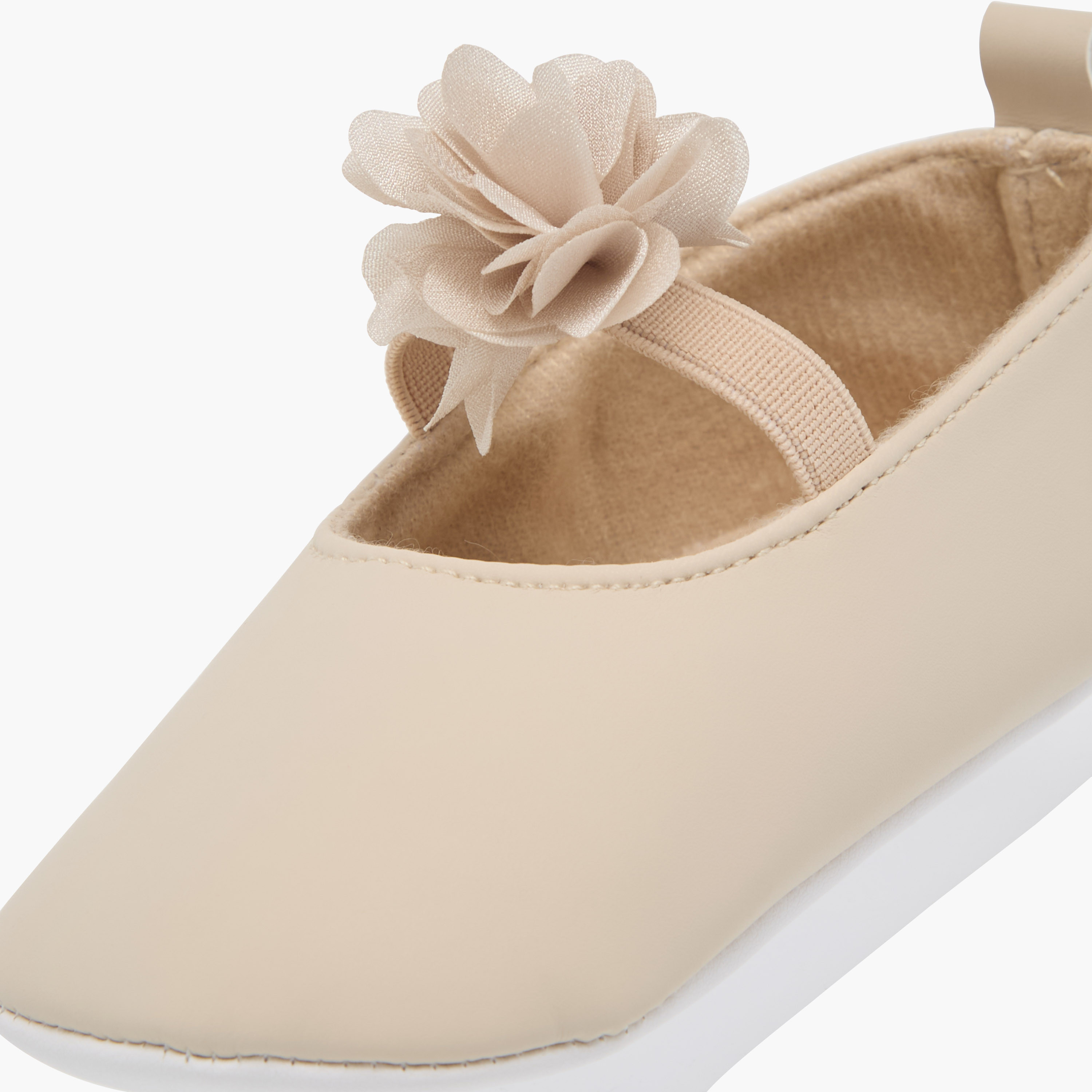 حذاء بوت سادة بزينة زهرية وحزام مطاطي من جونيورز-baby-girls-shoes-closedshoes-image-1