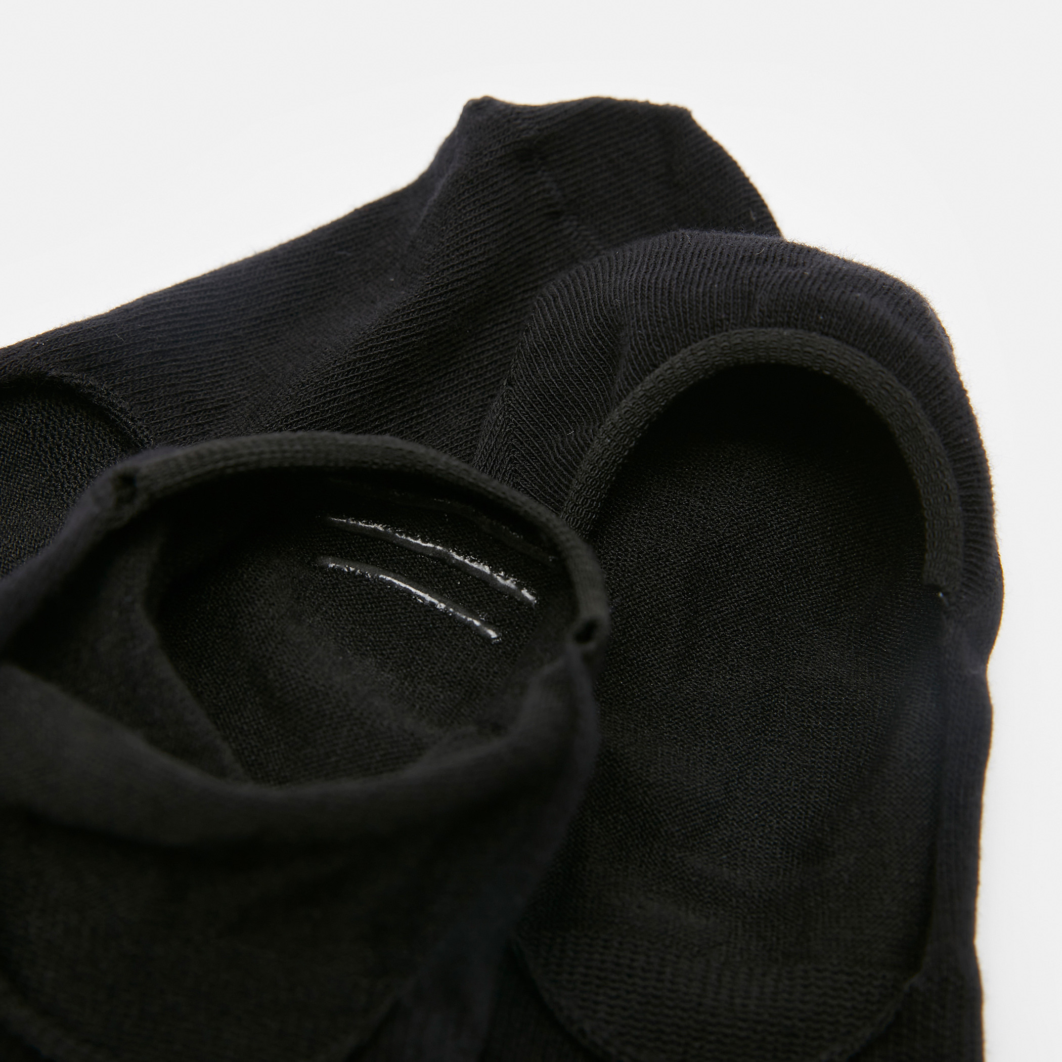 طقم جوارب 3 أزواج سادة غير مرئية من شومارت-men-socks-image-2