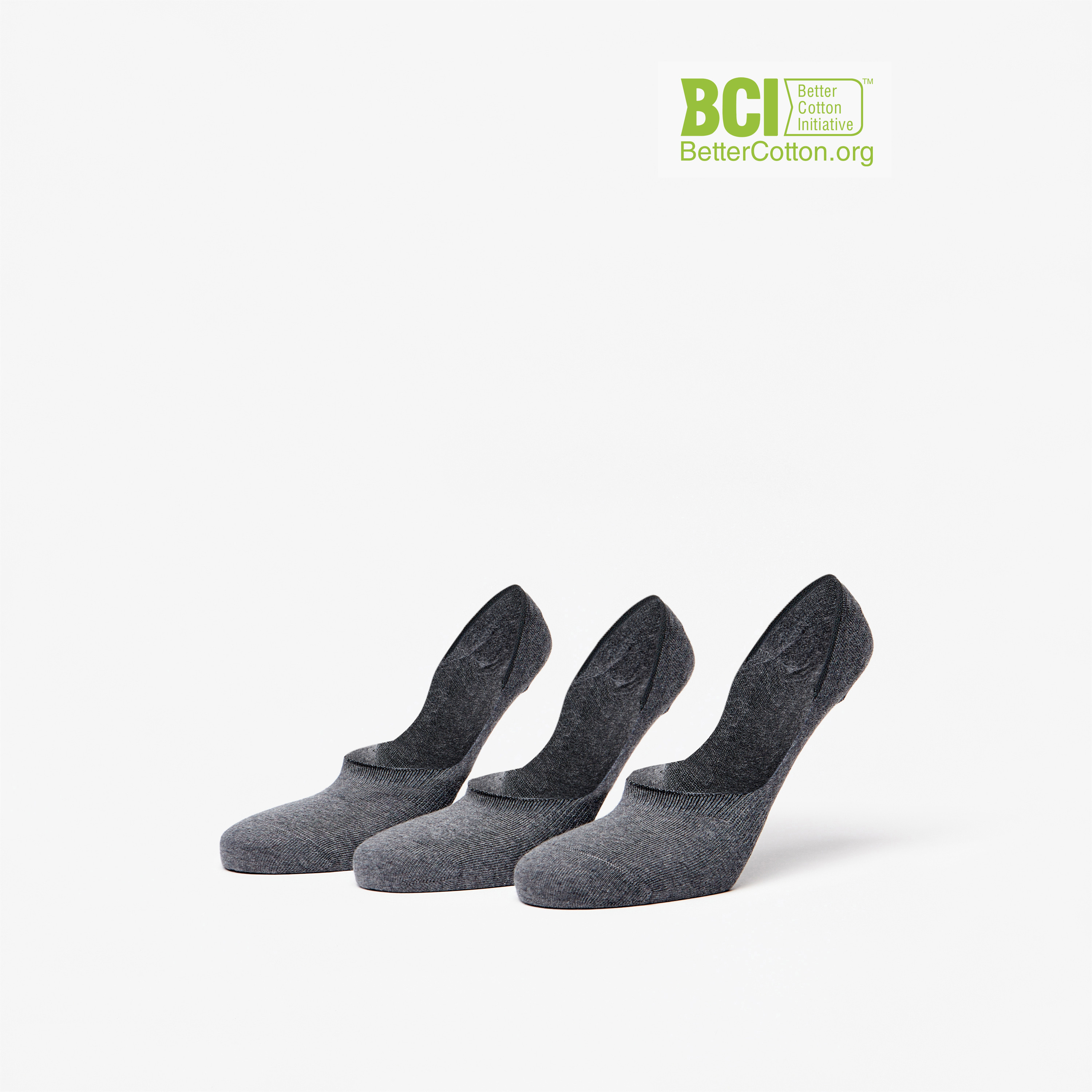 طقم جوارب 3 أزواج سادة غير مرئية من دوتشيني-men-socks-image-1