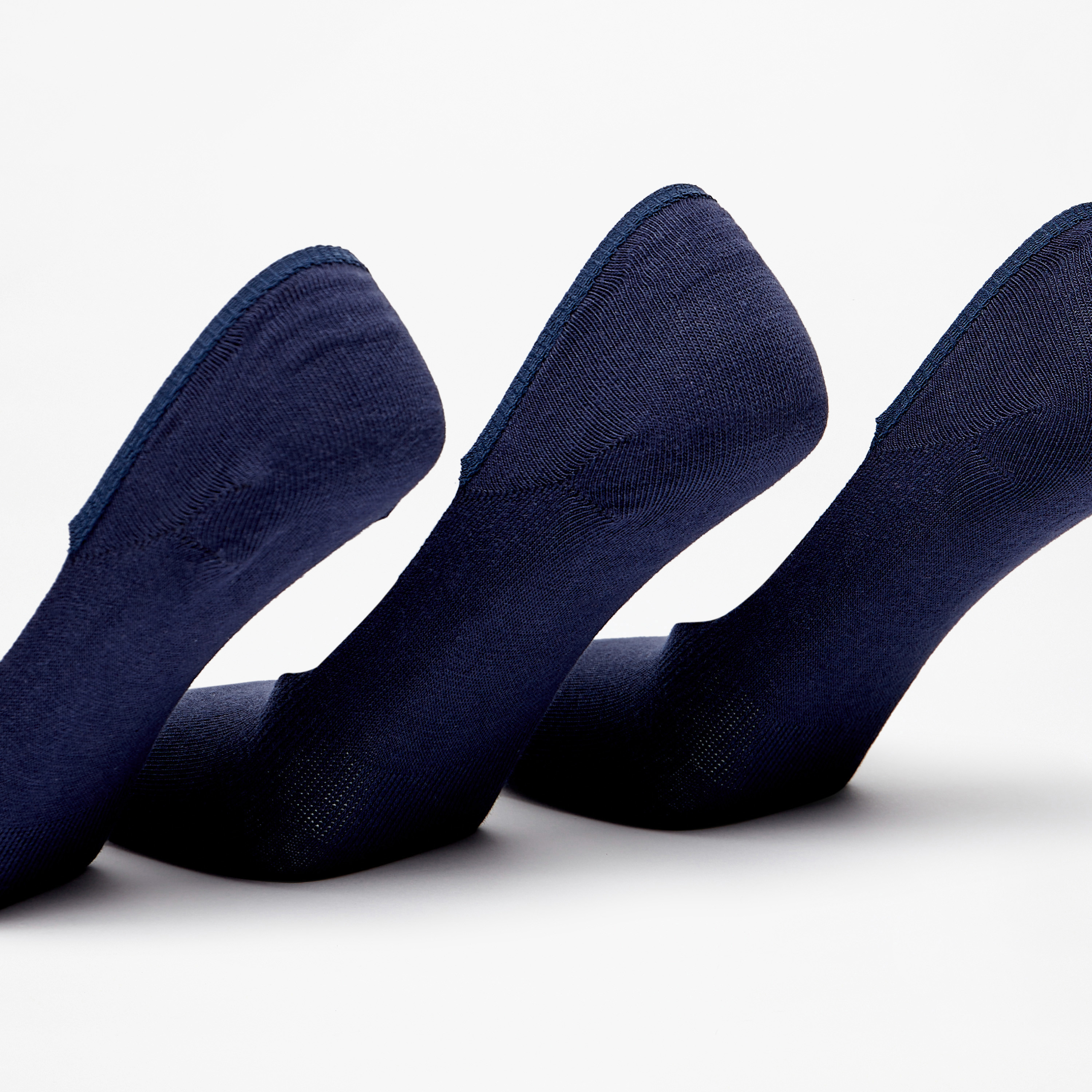 طقم جوارب 3 أزواج سادة غير مرئية من دوتشيني-men-socks-image-2