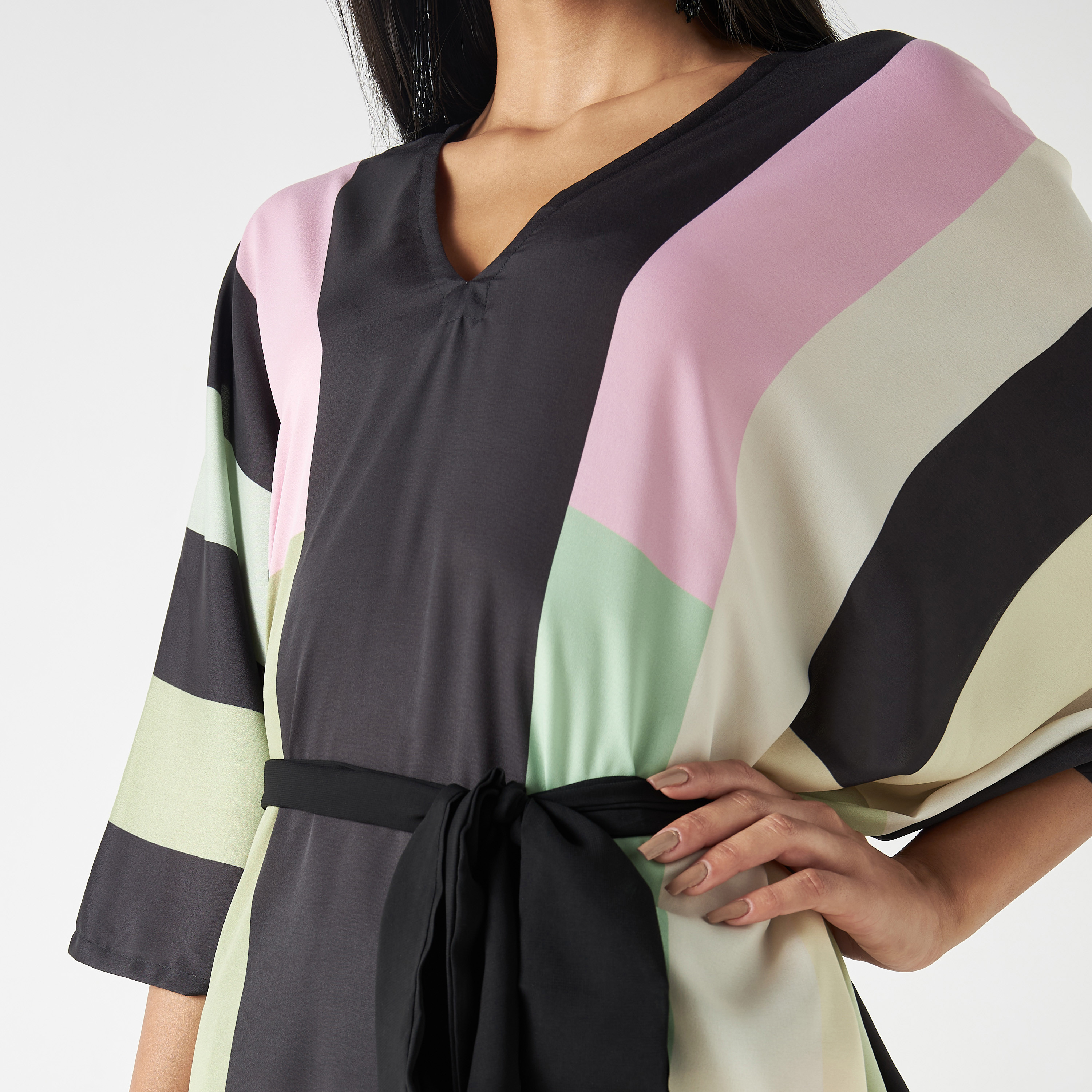 بلوزة قفطان بياقة V وأكمام 3/4 وطبعات مع بنطلون واسع الساقين من فيور-women-clothing-coordsets-image-5