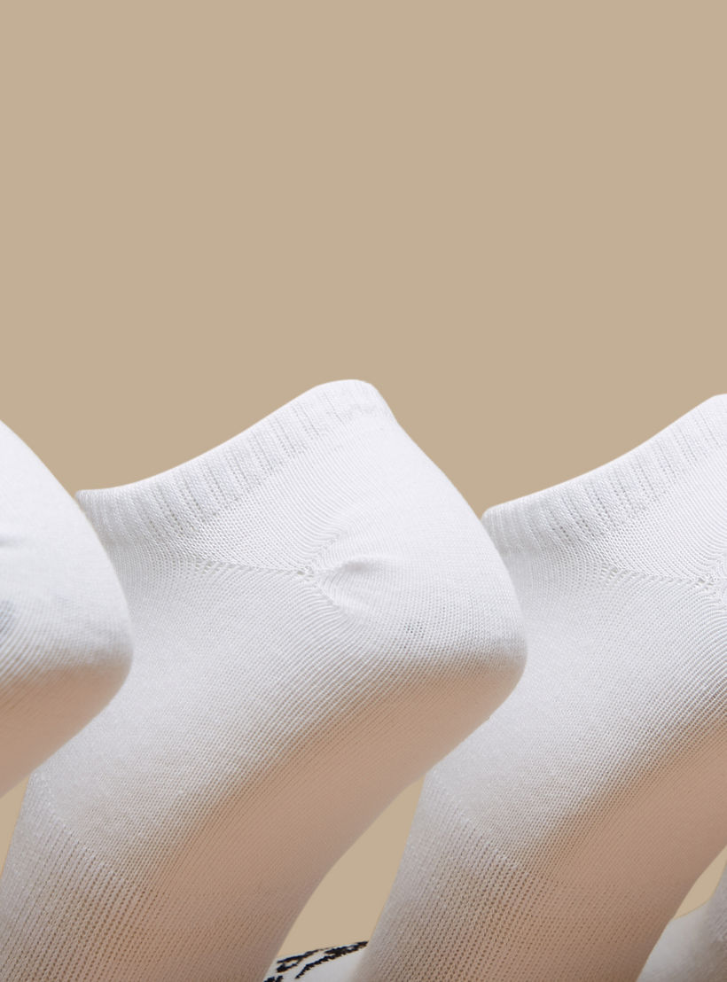 طقم جوارب رياضية 6 أزواج بطول الكاحل وتفاصيل الشعار من كابا-men-socks-image-3