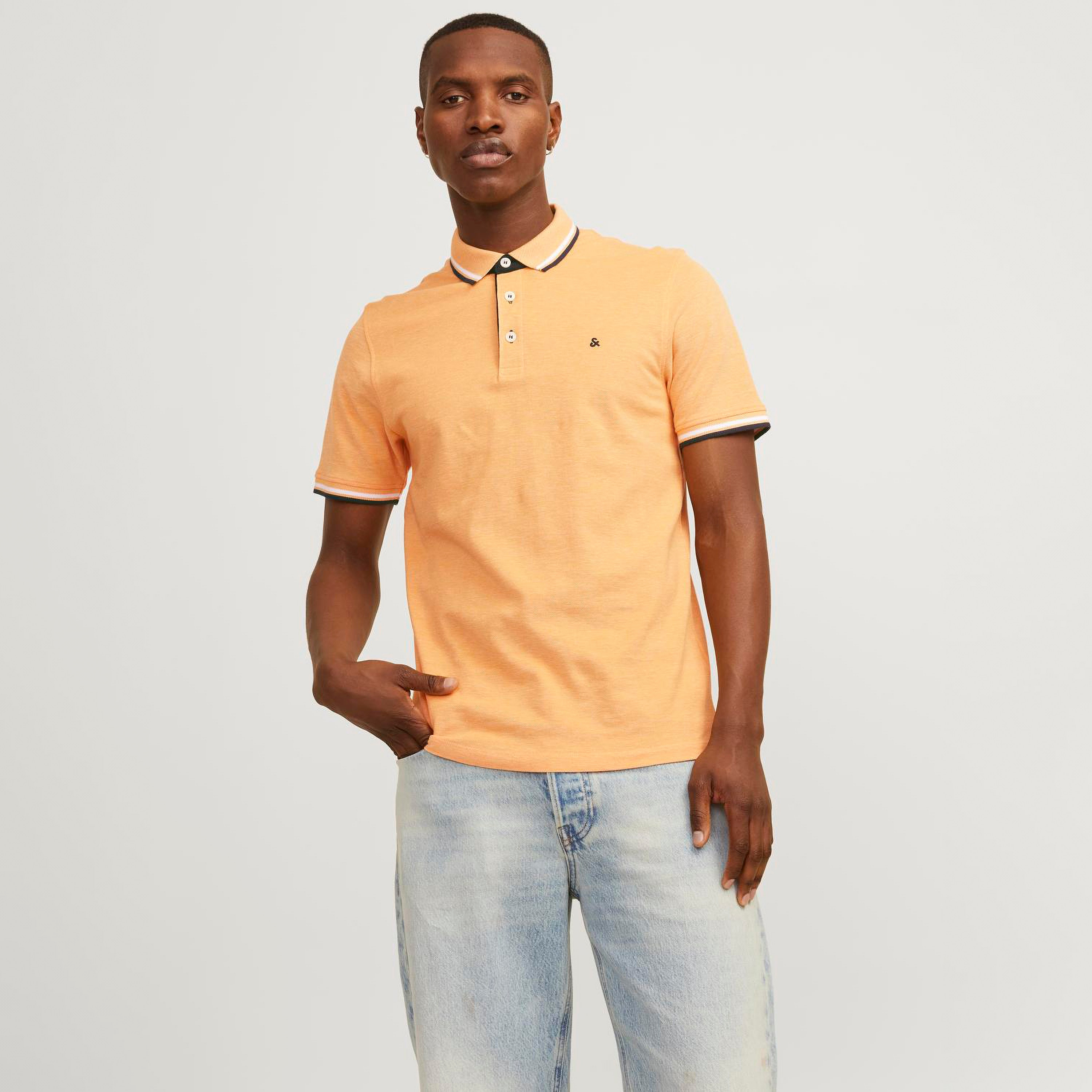 تيشيرت بولو بأكمام قصيرة وياقة سادة من جاك آند جونز-men-clothing-tshirtsandpolos-polos-image-2