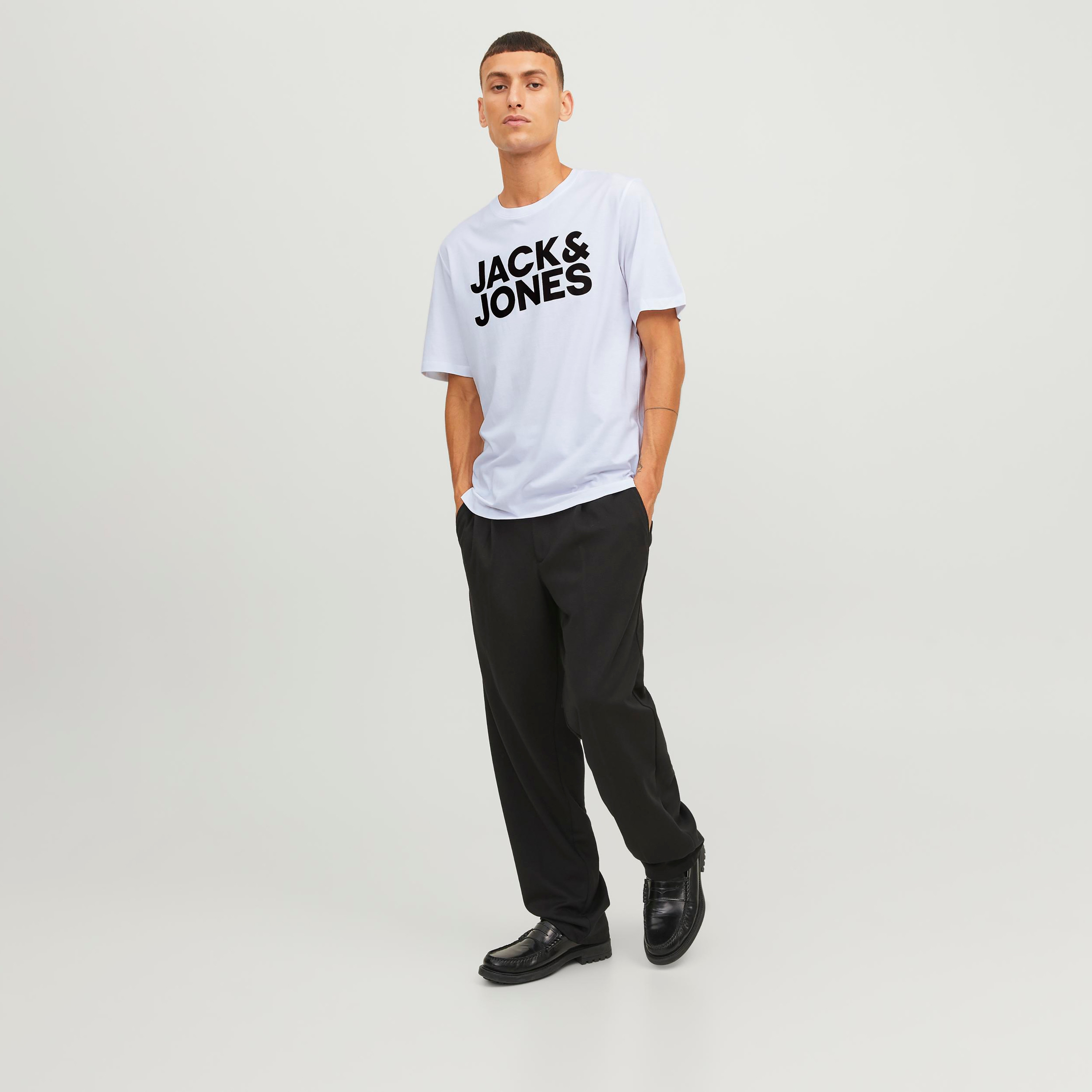 تي شيرت من جاك آند جونز مع شعار بأكمام قصيرة و ياقة مستديرة-men-clothing-tshirtsandpolos-tshirts-image-6
