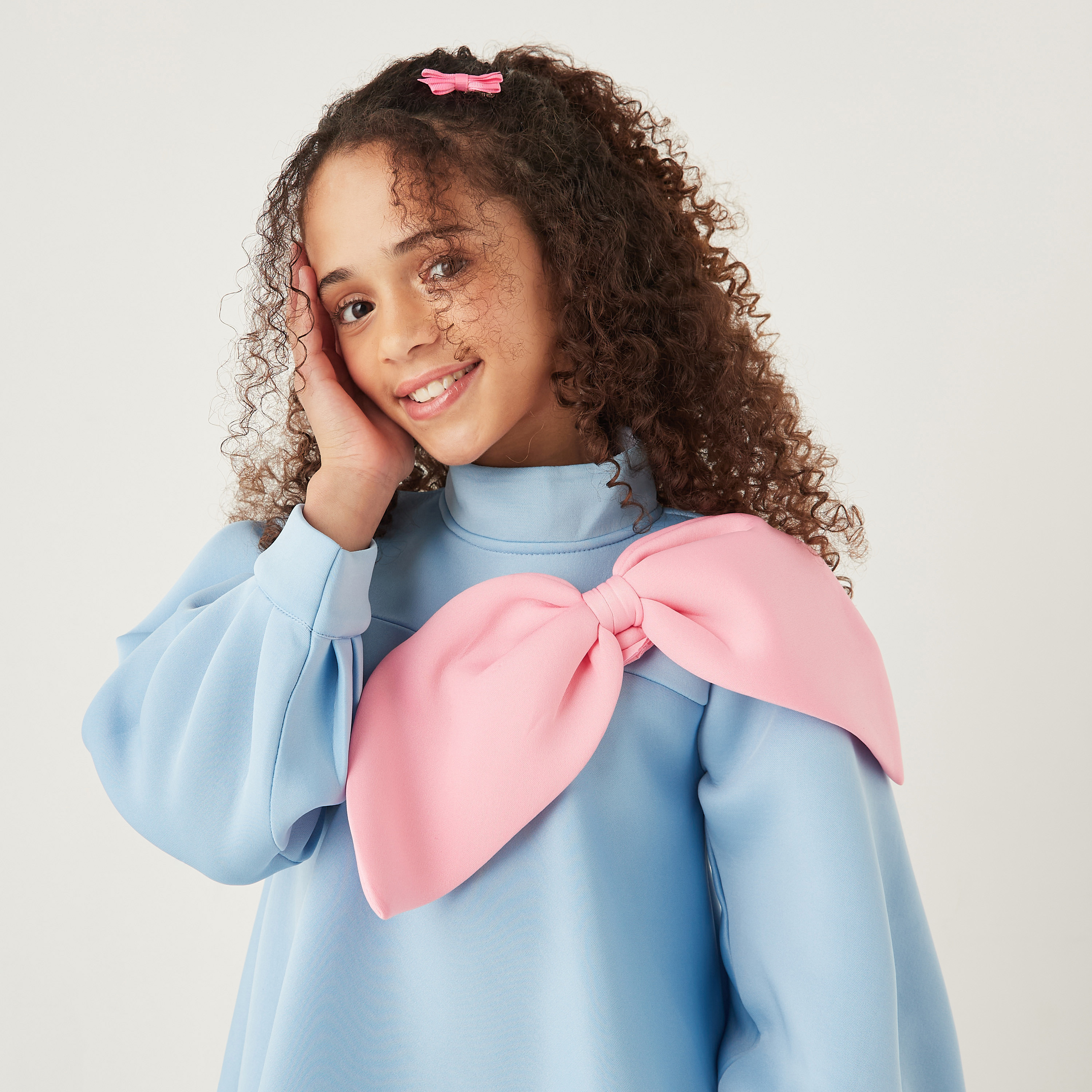 فستان دون أكمام بياقة مستديرة وزينة فيونكة وتفاصيل لوح من ليتل جولدن أبل-girls-clothing-dressesandjumpsuits-image-9