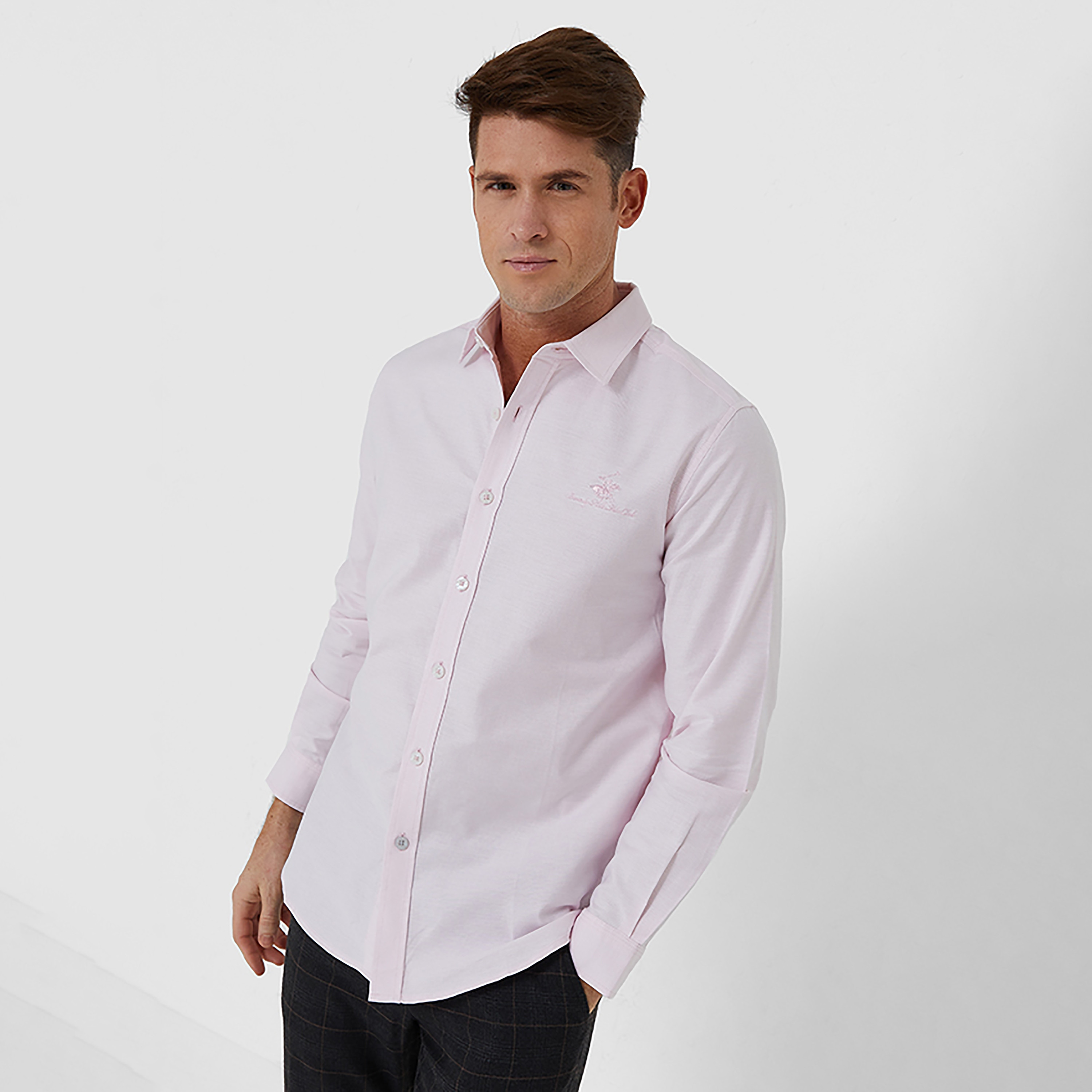 قميص رجالي بقصة عادية وياقة بشعار وأكمام طويلة من بيفرلي هيلز بولو كلوب-men-clothing-shirts-image-1