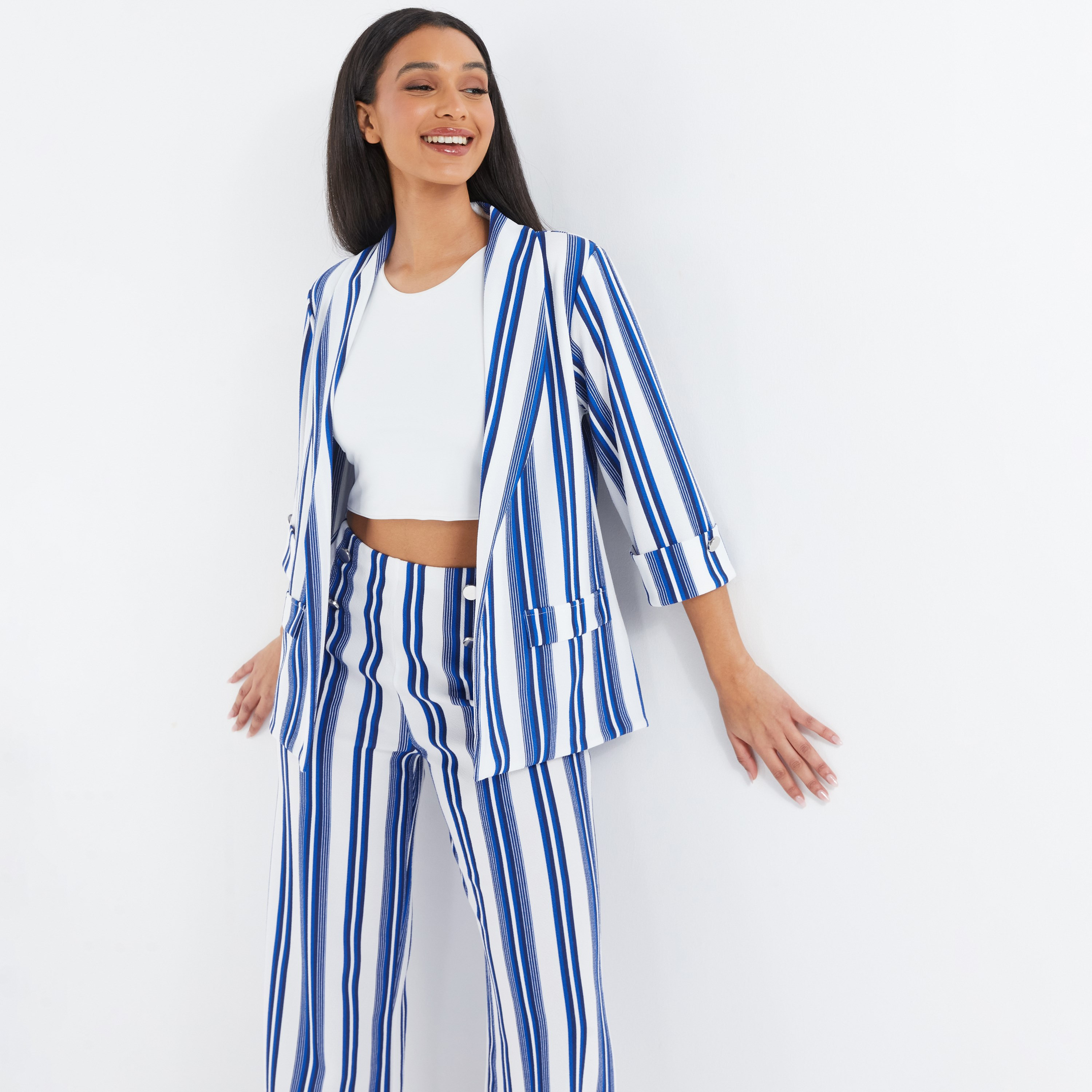 جاكيت بليزر مخطط بياقة شال وأكمام ثلاثة أرباع من كويز-women-clothing-coatsandjackets-blazers-image-1