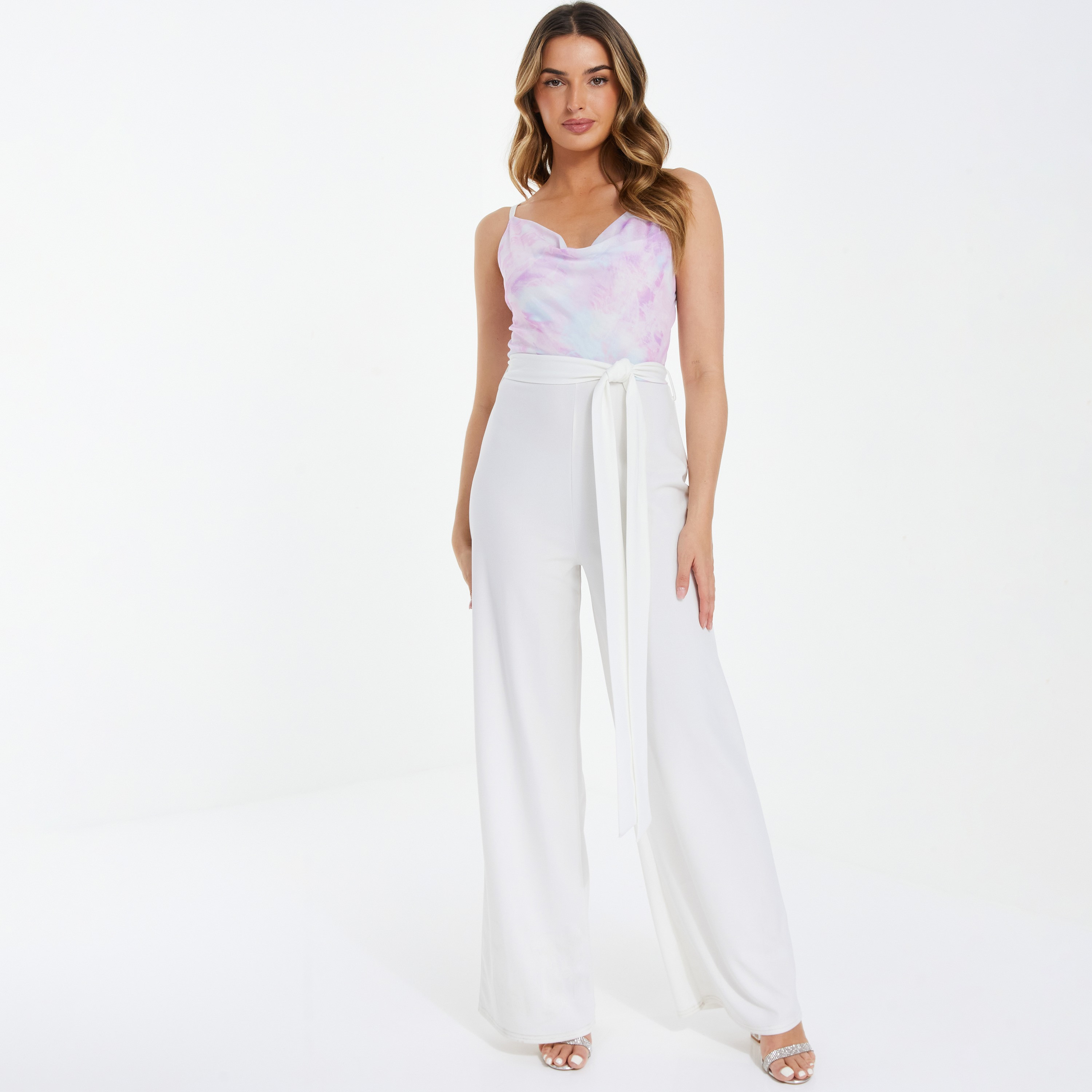 جمبسوت بنمط مصبوغ بالربط برقبة منسدلة مع حزام الربط من كويز-women-clothing-jumpsuits-image-1