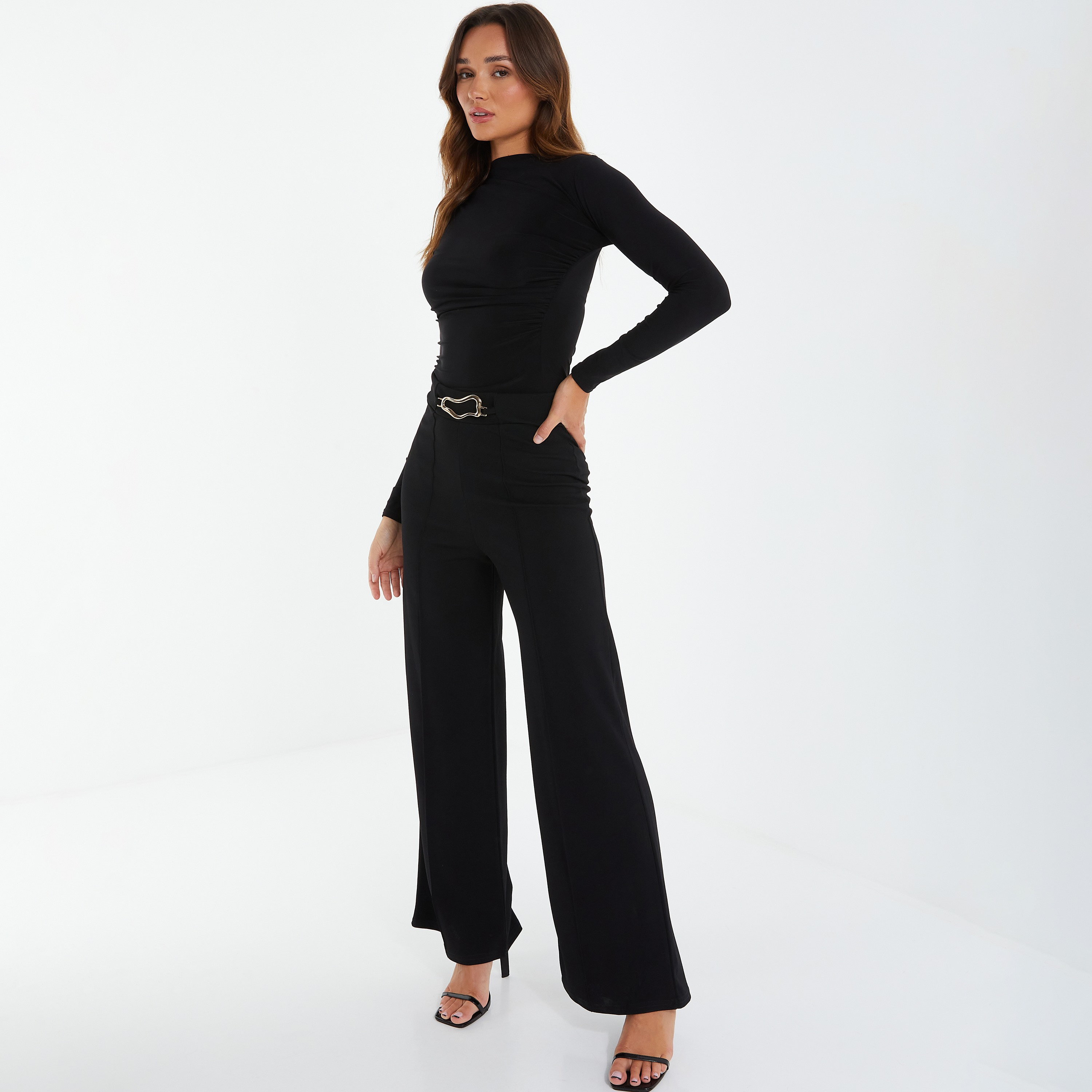 بنطلون بالازو سادة عالية الارتفاع مع تفاصيل إبزيم من كويز-women-clothing-bottoms-trousers-image-2