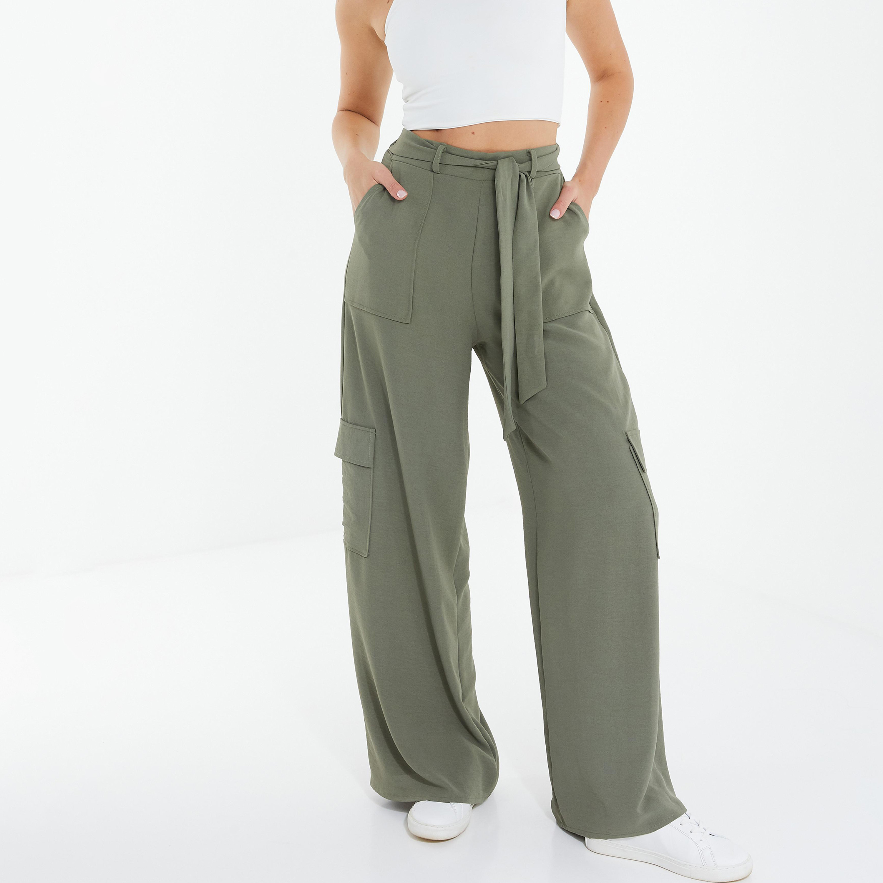 بنطال رياضي بتصميم كارجو سادة بواسع الساق وعالي الارتفاع مع رباط للإغلاق من كويز-women-clothing-bottoms-trousers-image-1