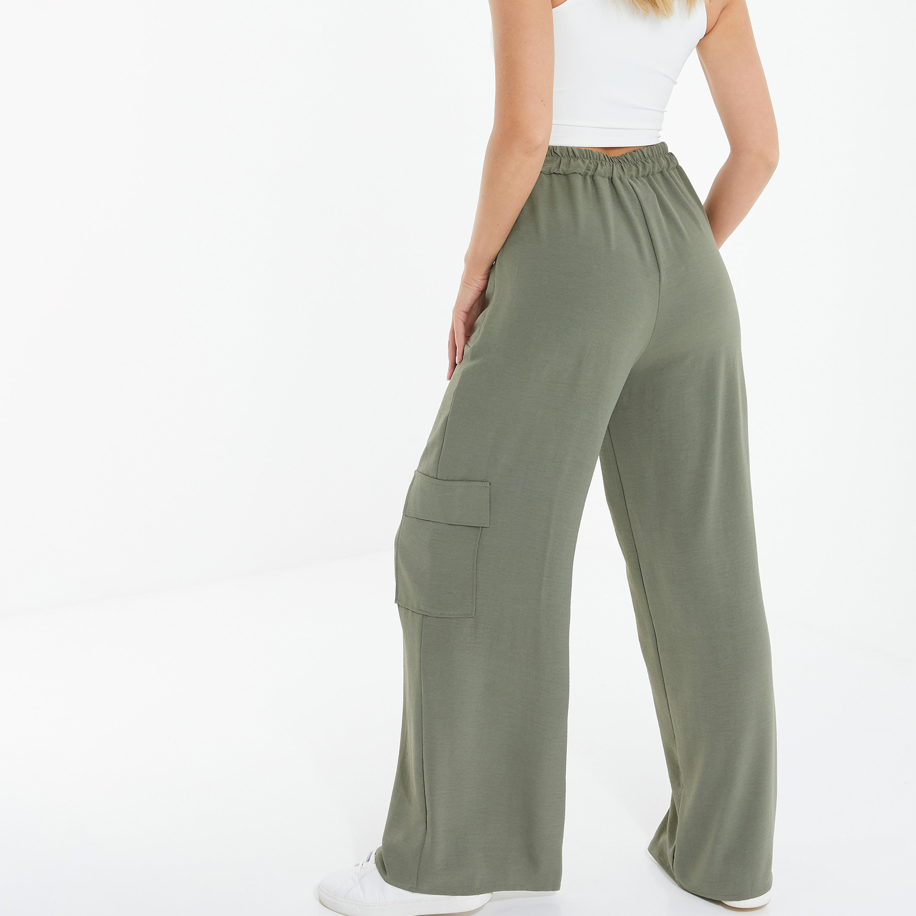 بنطال رياضي بتصميم كارجو سادة بواسع الساق وعالي الارتفاع مع رباط للإغلاق من كويز-women-clothing-bottoms-trousers-image-4