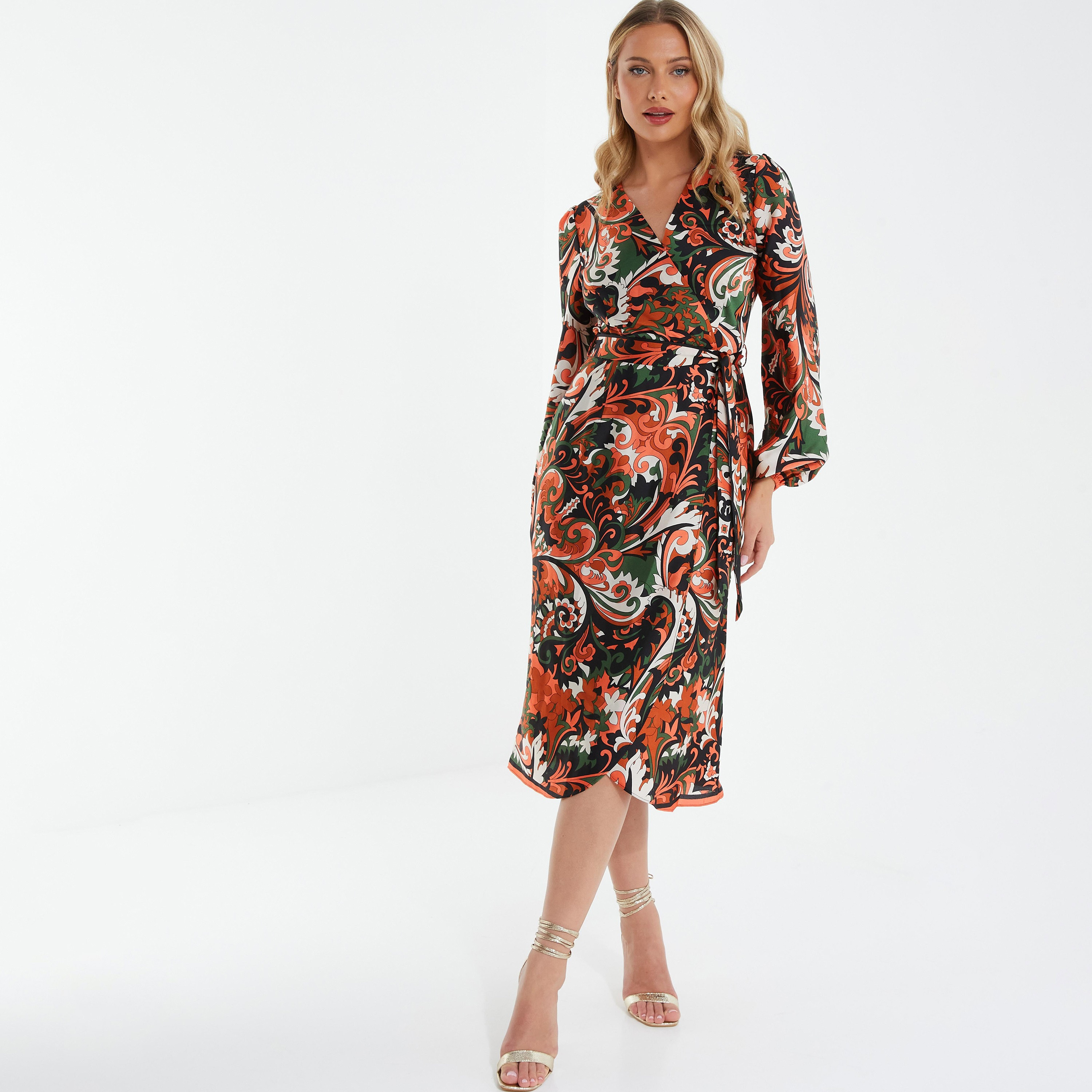 فستان متوسط الطول ملفوف برقبة على شكل حرف V بتصميم بيزلي مع تفاصيل رباط من كويز-women-clothing-dresses-image-1
