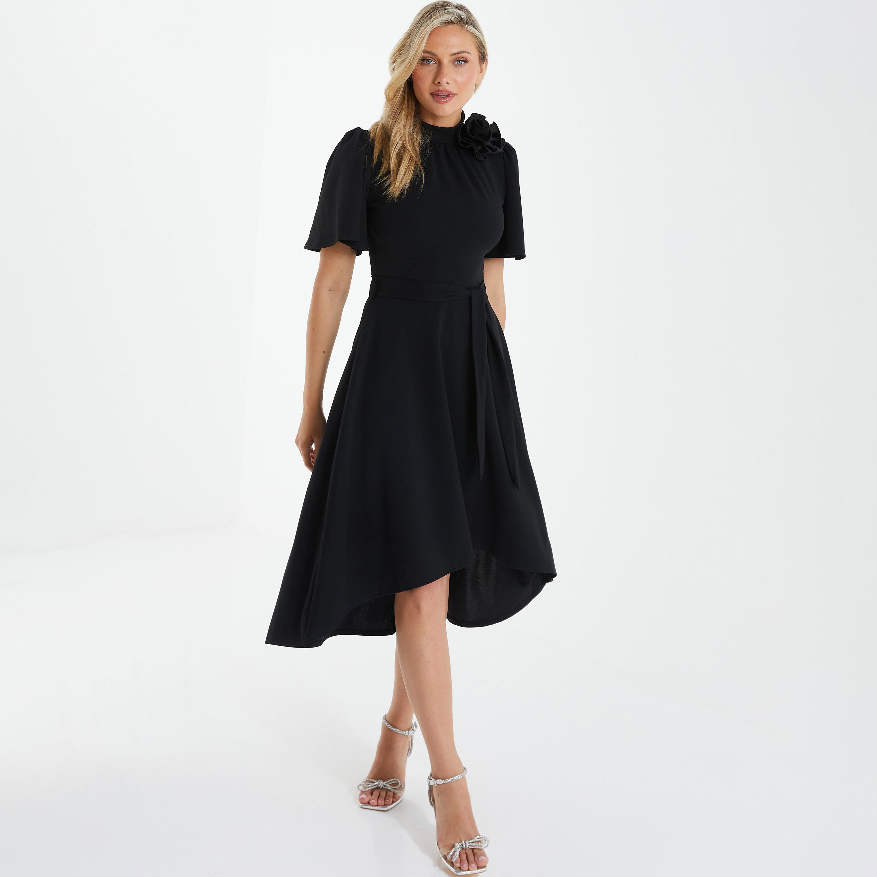 فستان متوسط الطول برقبة عالية بتصميم مطبوعة عليها زهور مع حزام ربطة من كويز-women-clothing-dresses-image-1