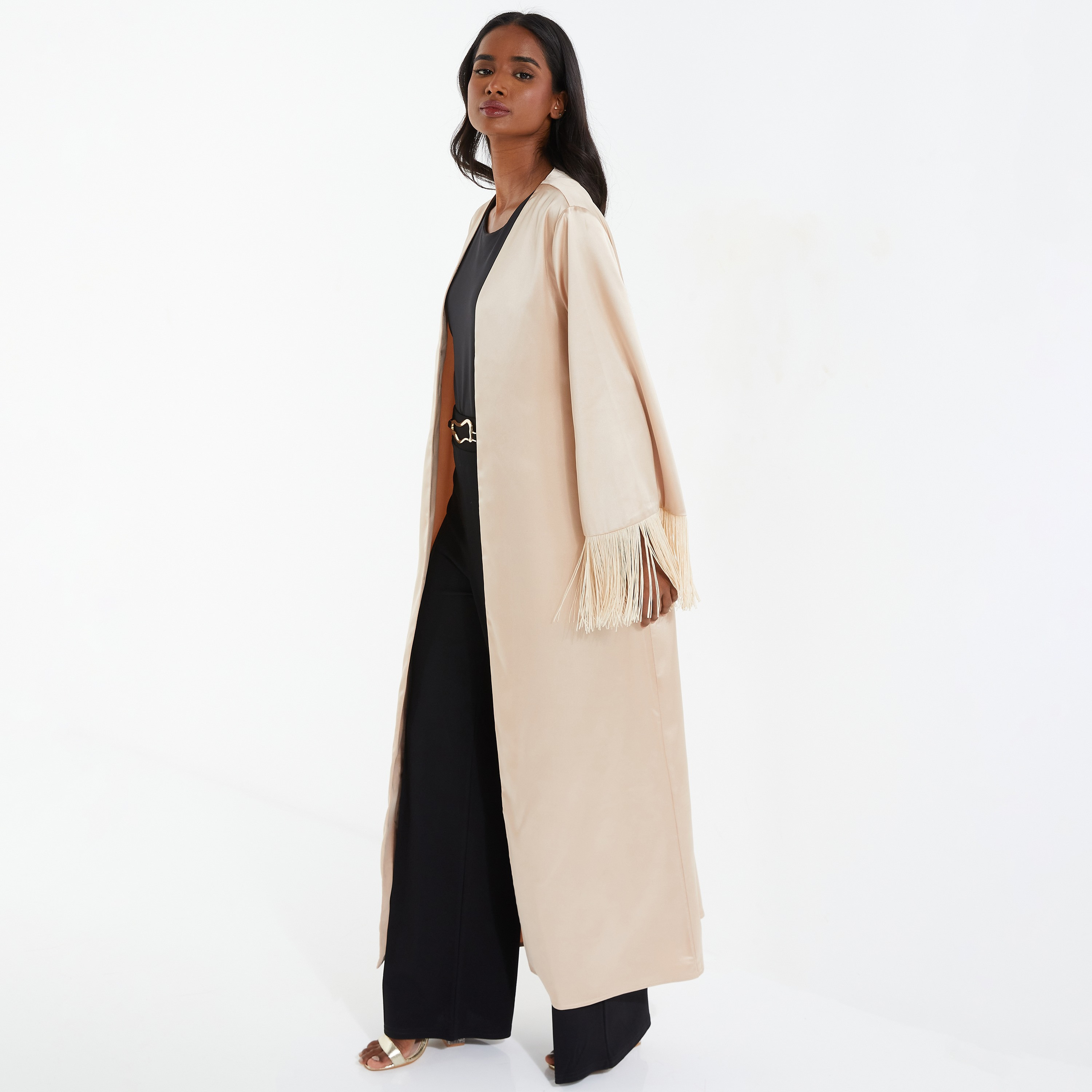 قفطان بأطراف هامشية من كويز ساتان مع مفتوح من الأمام وأكمام طويلة سادة-women-clothing-shirtsandblouses-blouses-image-2