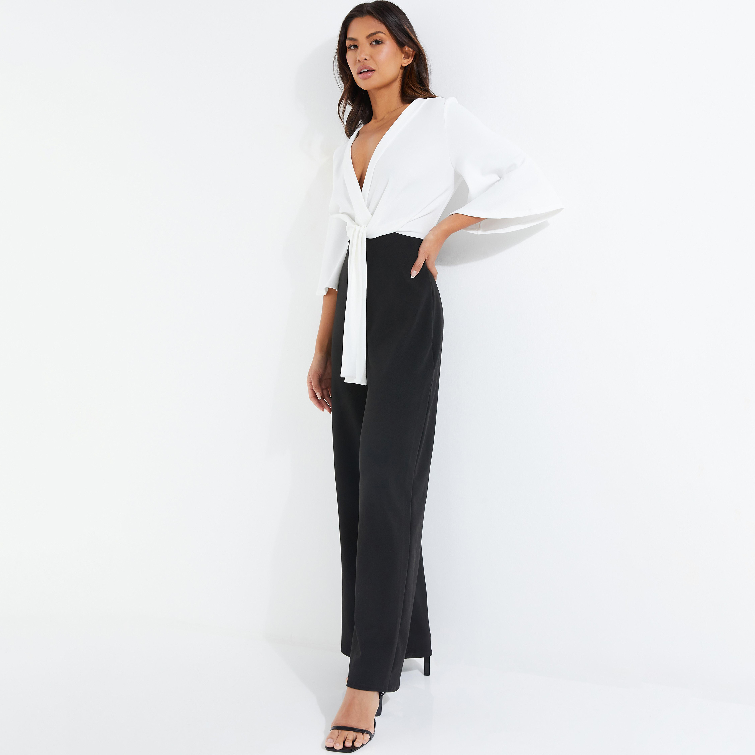 بذلة جمبسوت ذات لون محجوب وياقة عميقة مع تفاصيل ربط من كويز-women-clothing-jumpsuits-image-2
