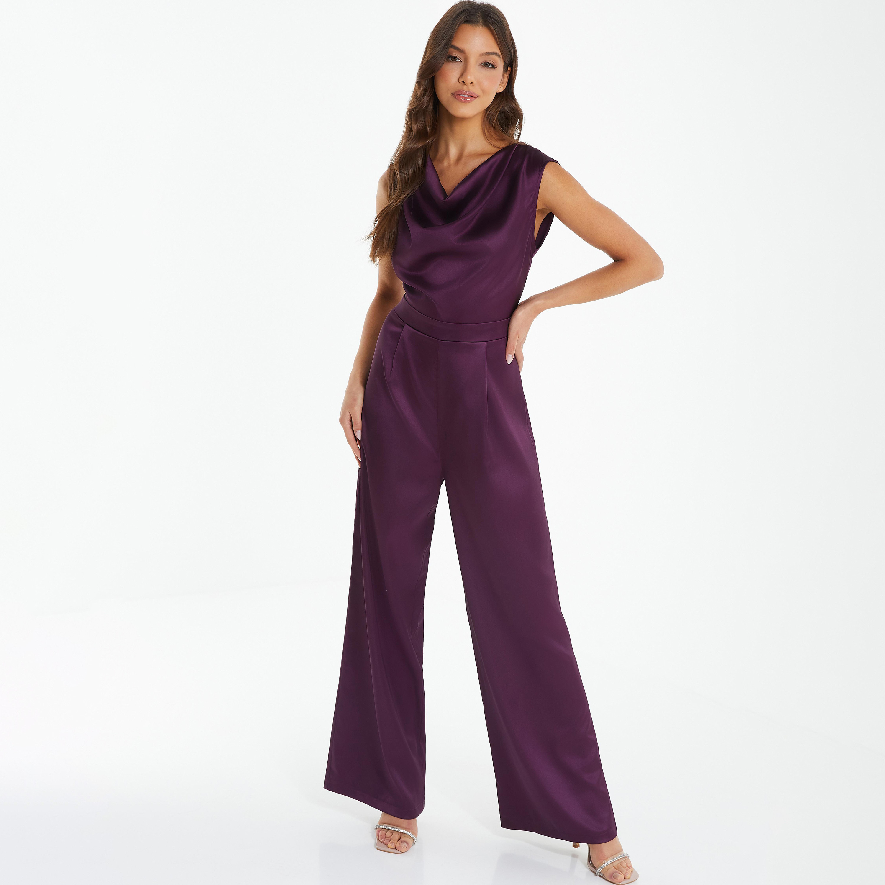 بذلة جمبسوت سادة بياقة متدلية مع سحاب للإغلاق من كويز-women-clothing-jumpsuits-image-1