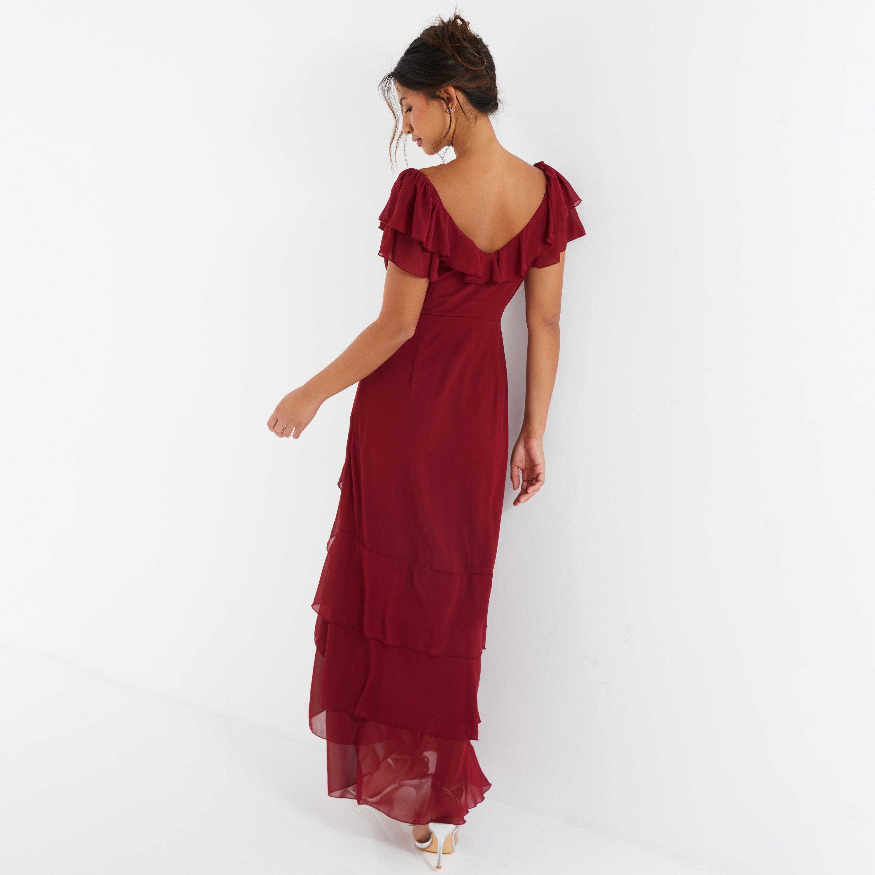 فستان ماكسي بطبقات وكشكشة ورقبة على شكل حرف V من كويز-women-clothing-dresses-image-4