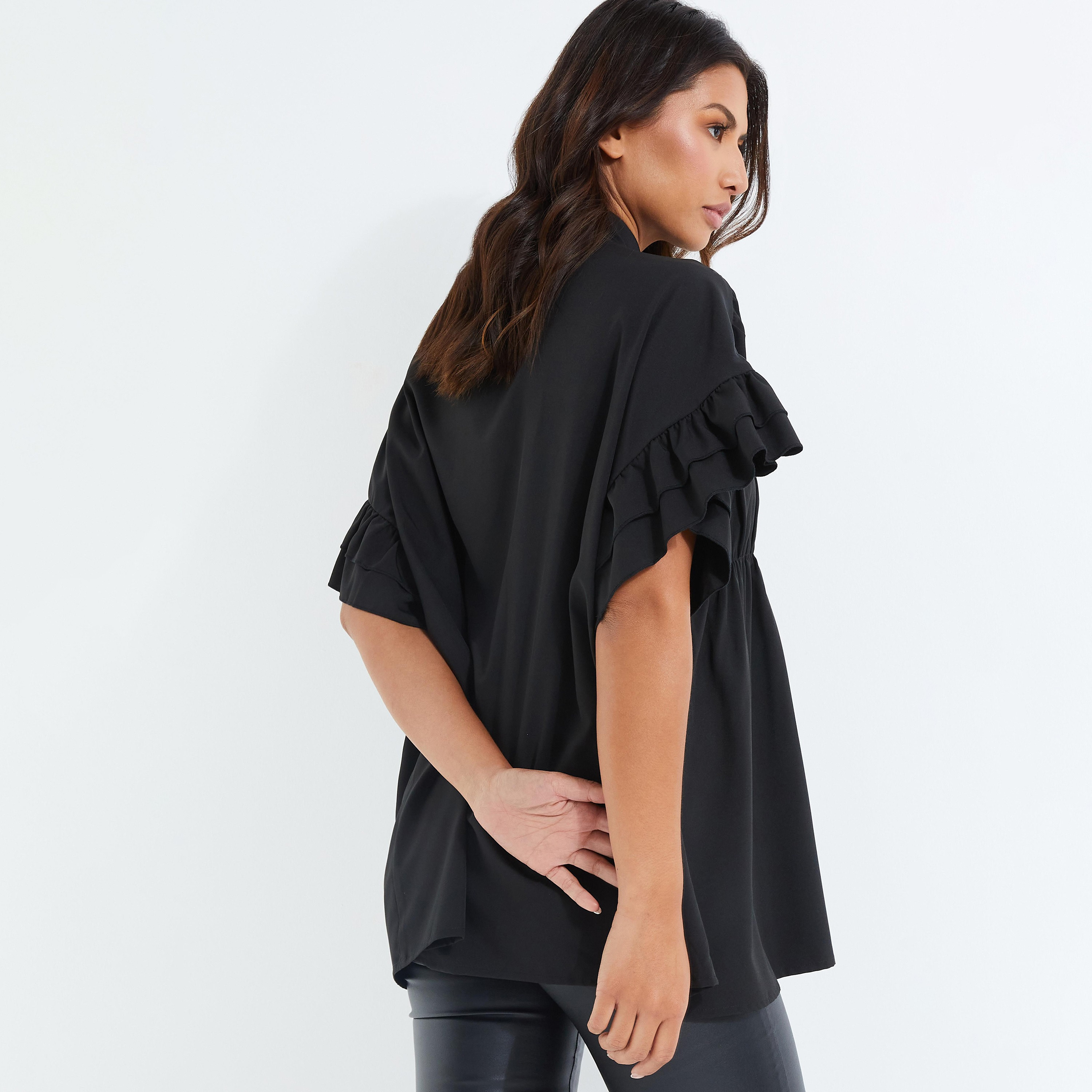 بلوزة بأكمام ماندارين مكشكشة مزين بكشكشة من كويز-women-clothing-shirtsandblouses-blouses-image-4
