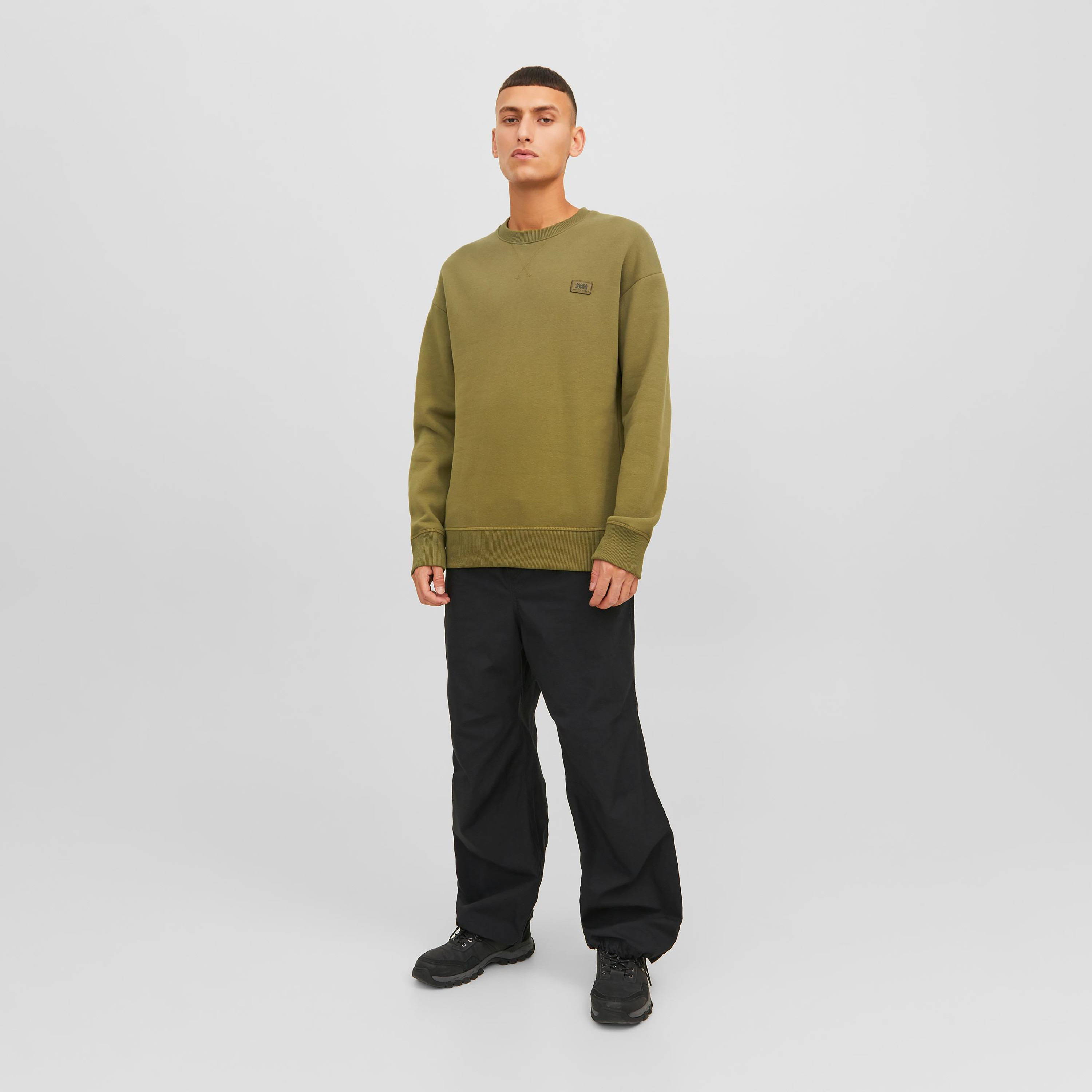 Jack & Jones Logo Crew Neck Sweatshirt-men-winterwear-hoodiesandsweatshirts-image-10