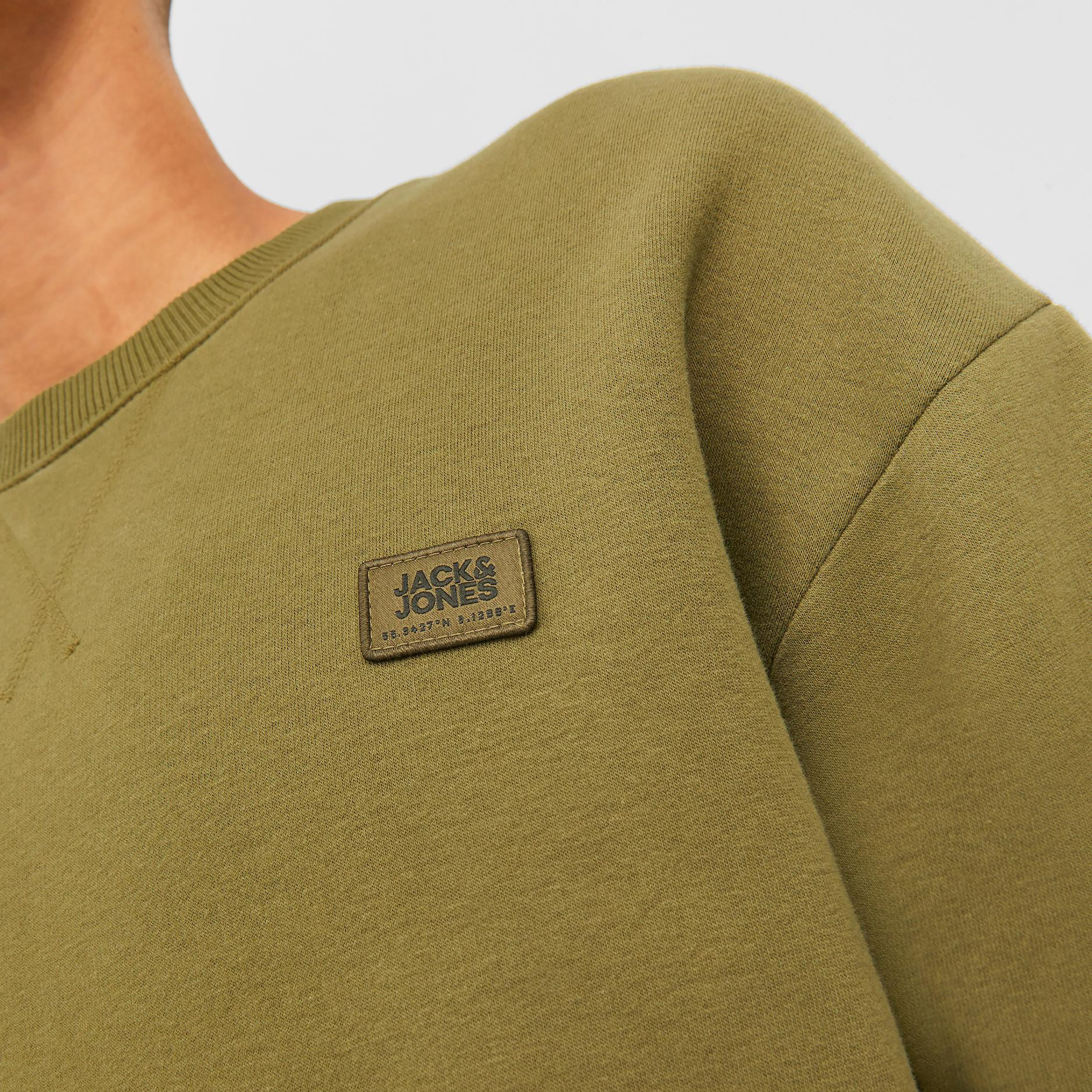 Jack & Jones Logo Crew Neck Sweatshirt-men-winterwear-hoodiesandsweatshirts-image-11