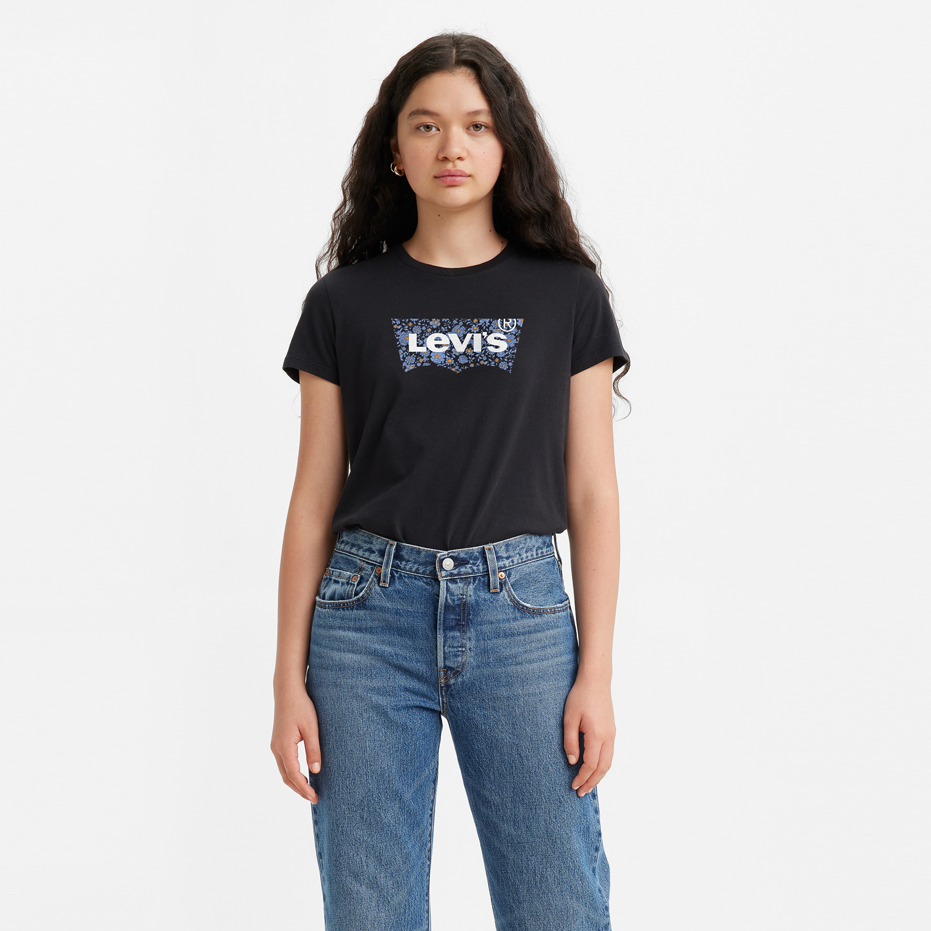 تي شيرت ليفايز بأكمام قصيرة وياقة دائرية-women-clothing-tshirts-image-1