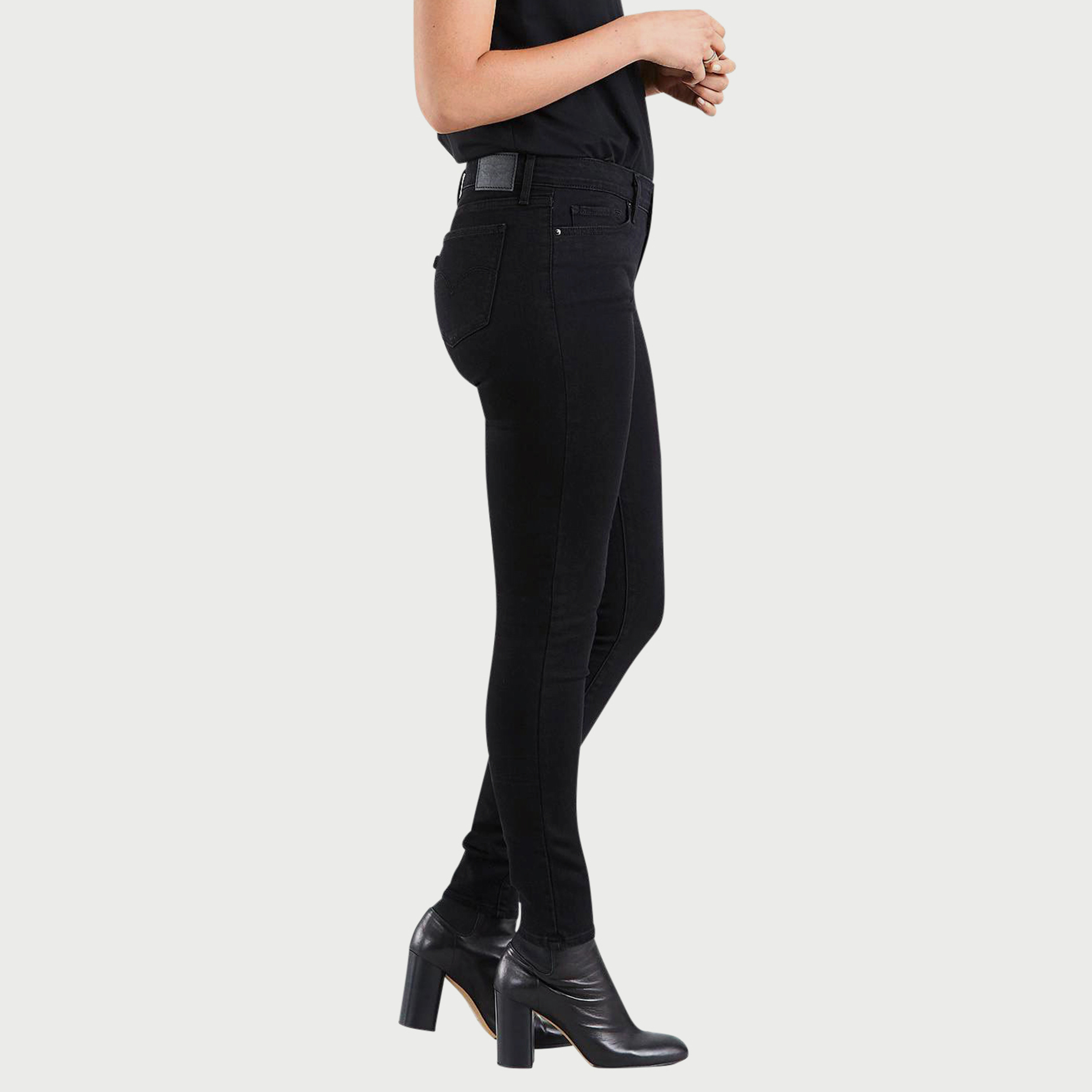 بنطلون جينز بقصة ضيقة سكيني 711 مع إغلاق زر من ليفايز بلون أسود-women-clothing-bottoms-jeans-image-2