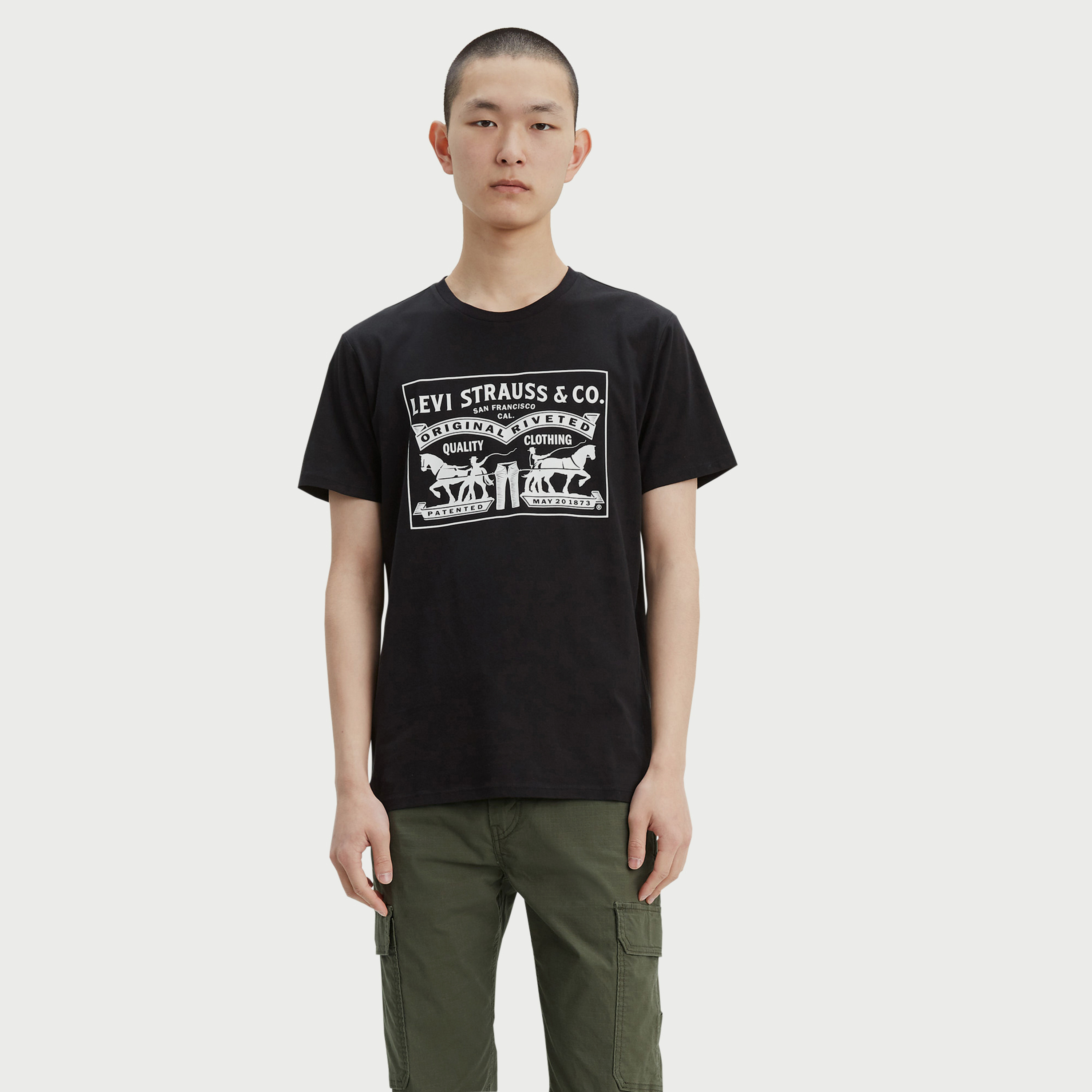تي شيرت ليفايز جرافيك بأكمام قصيرة وياقة دائرية-men-clothing-tshirtsandpolos-tshirts-image-1