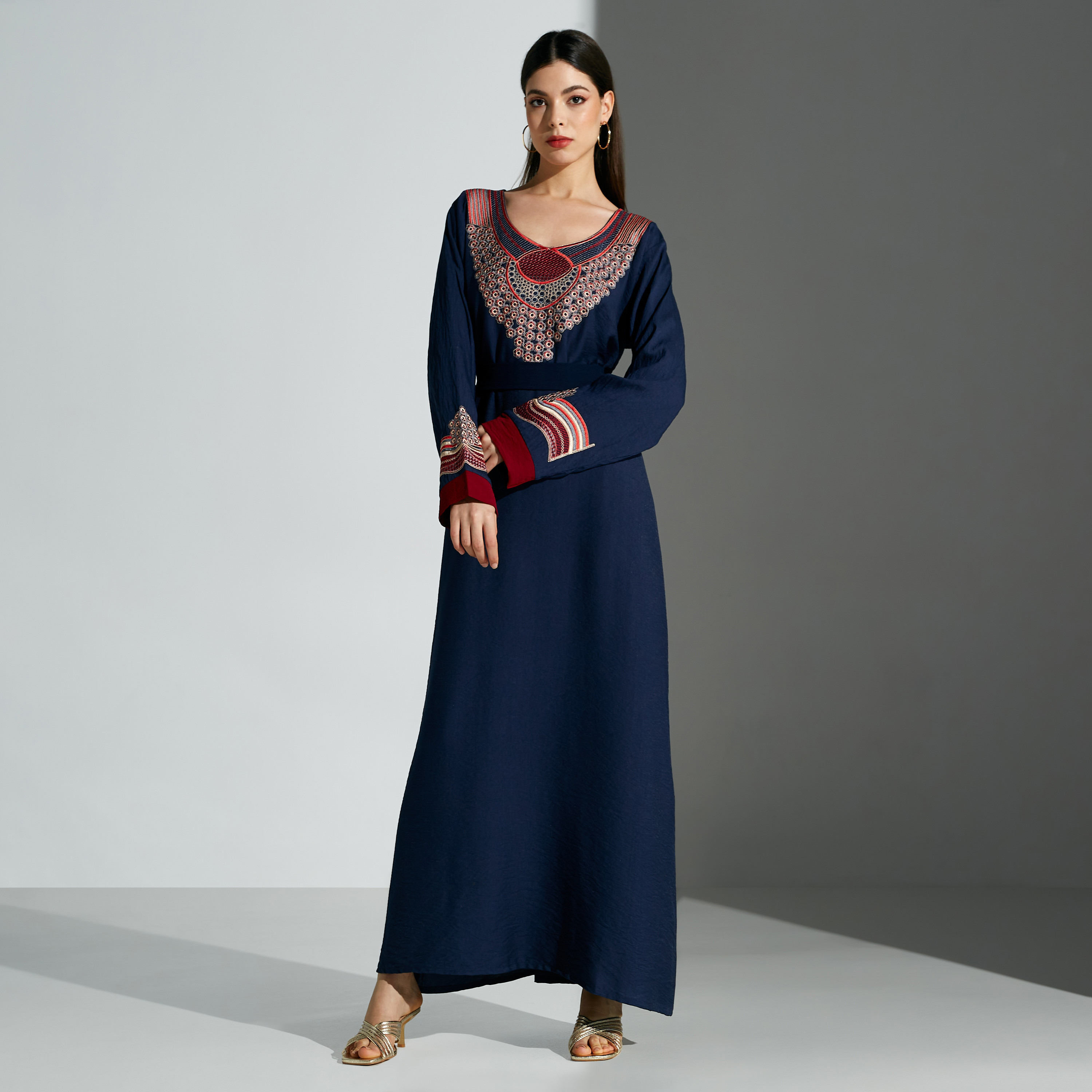 جلابية مطرزة بحزام رباط من مليكة - للأم-women-arabicclothing-jalabiyas-image-4