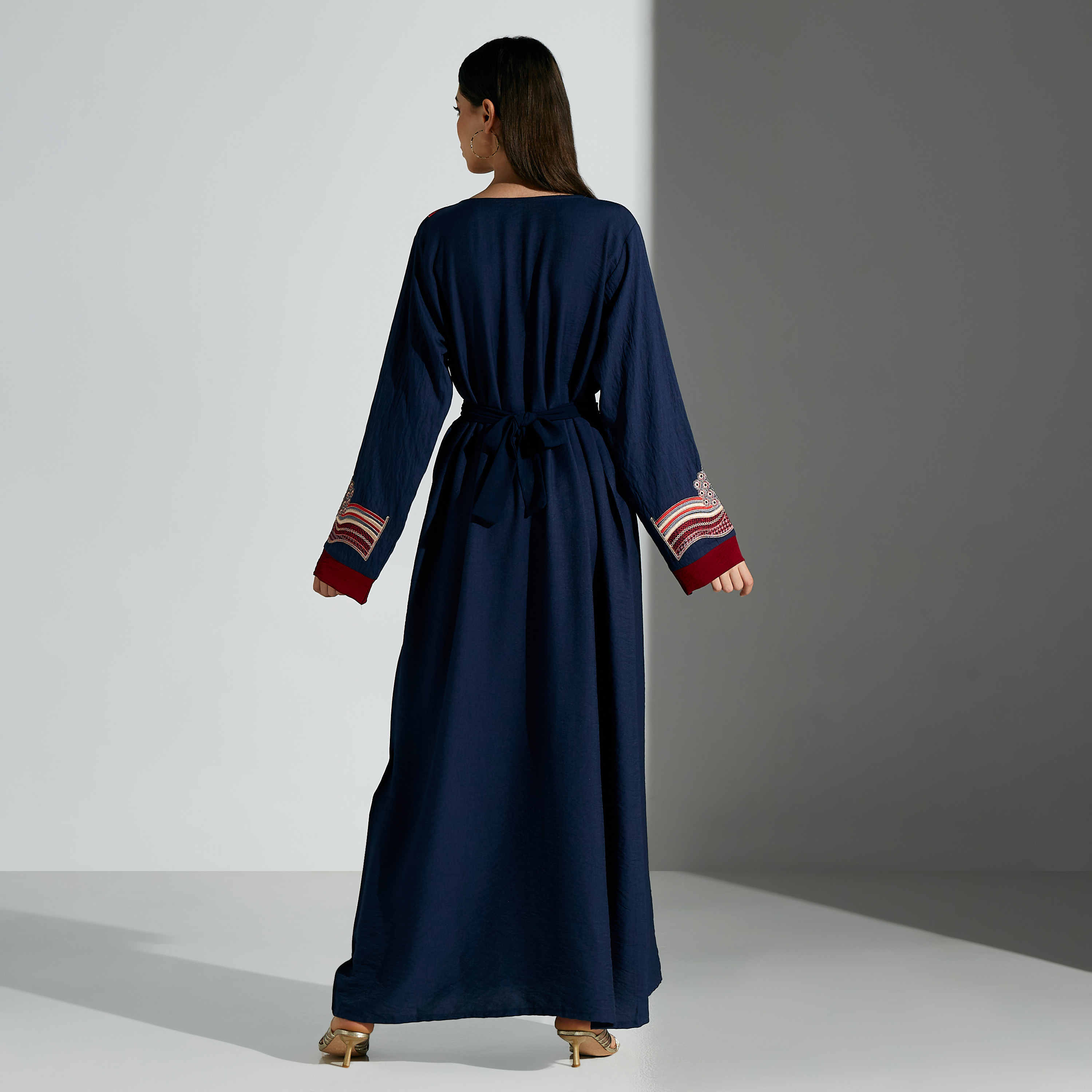 جلابية مطرزة بحزام رباط من مليكة - للأم-women-arabicclothing-jalabiyas-image-5