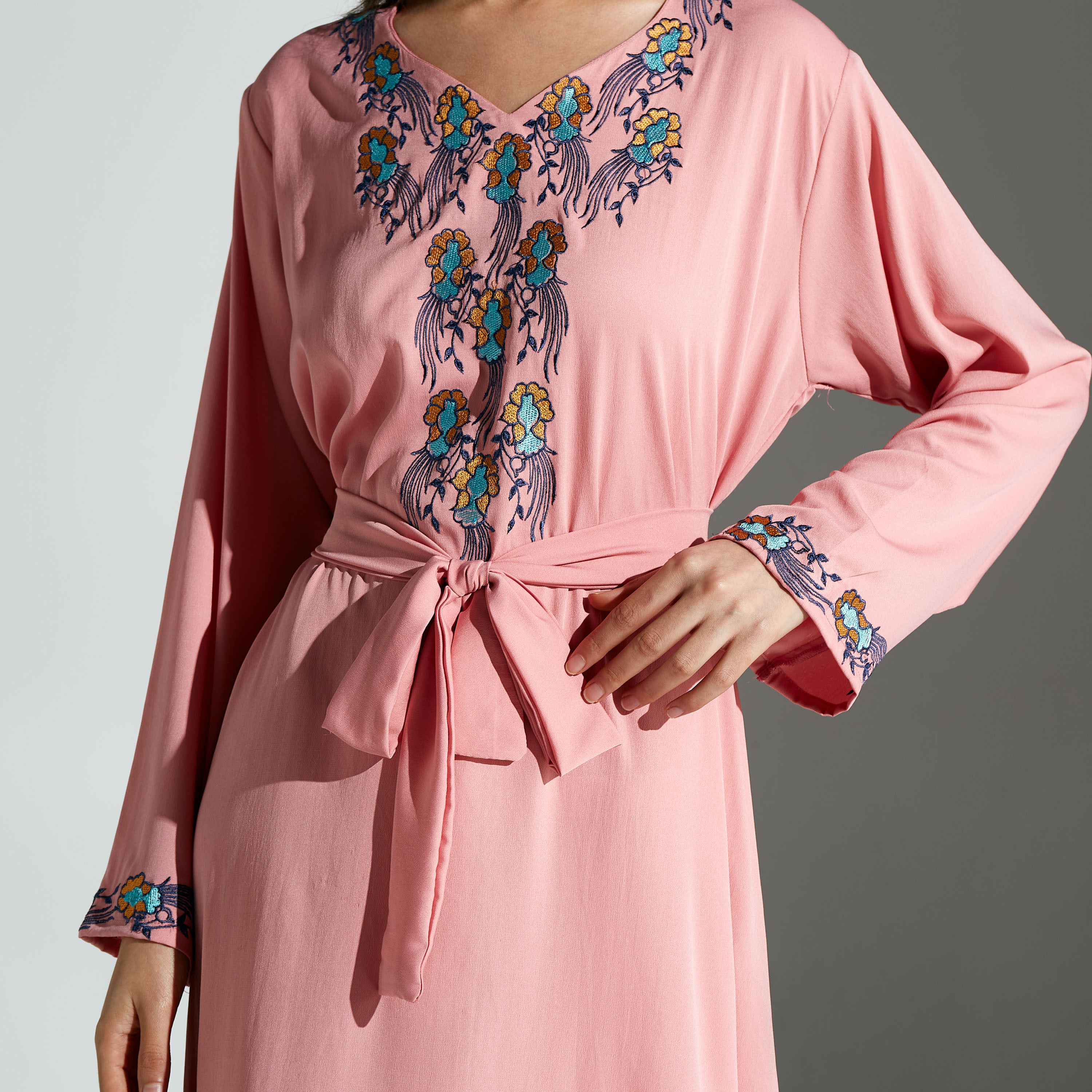 جلابية مطرزة بحزام رباط من مليكة - للأم-women-arabicclothing-jalabiyas-image-3