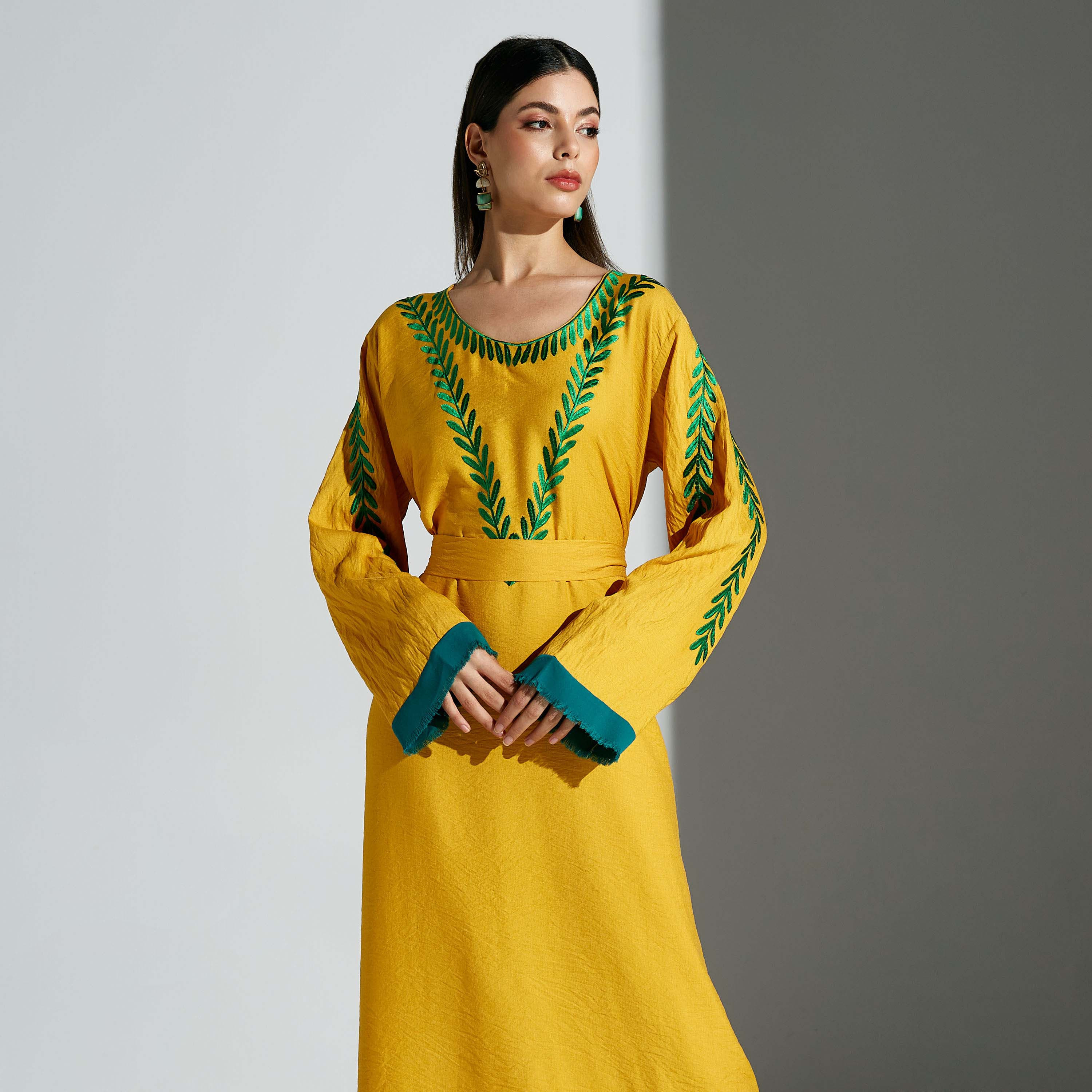 جلابية مطرزة بحزام رباط من مليكة - للأم-women-arabicclothing-jalabiyas-image-2