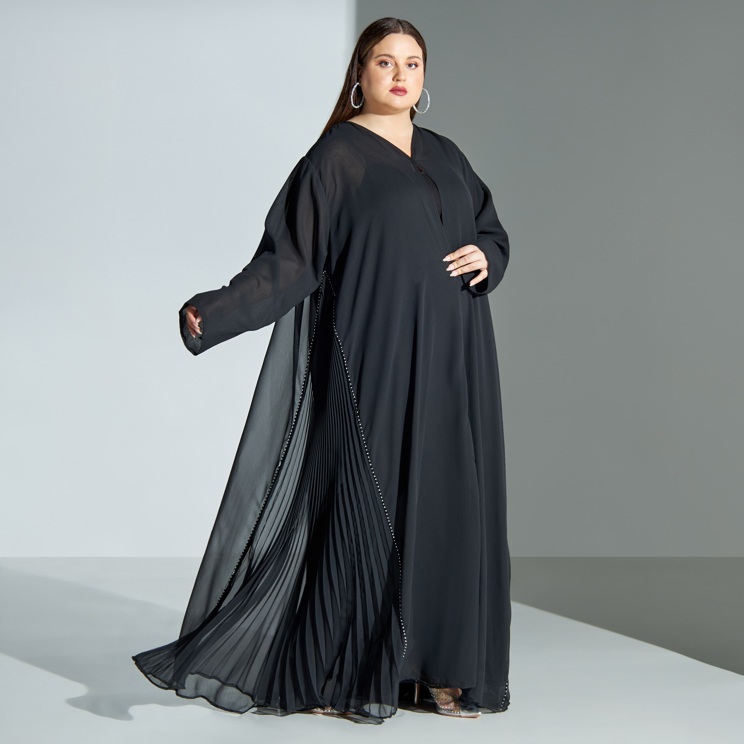 عباية مقاس كبير مزيّنة بالخرز مع حجاب من ماليكة-women-arabicclothing-abayas-image-5