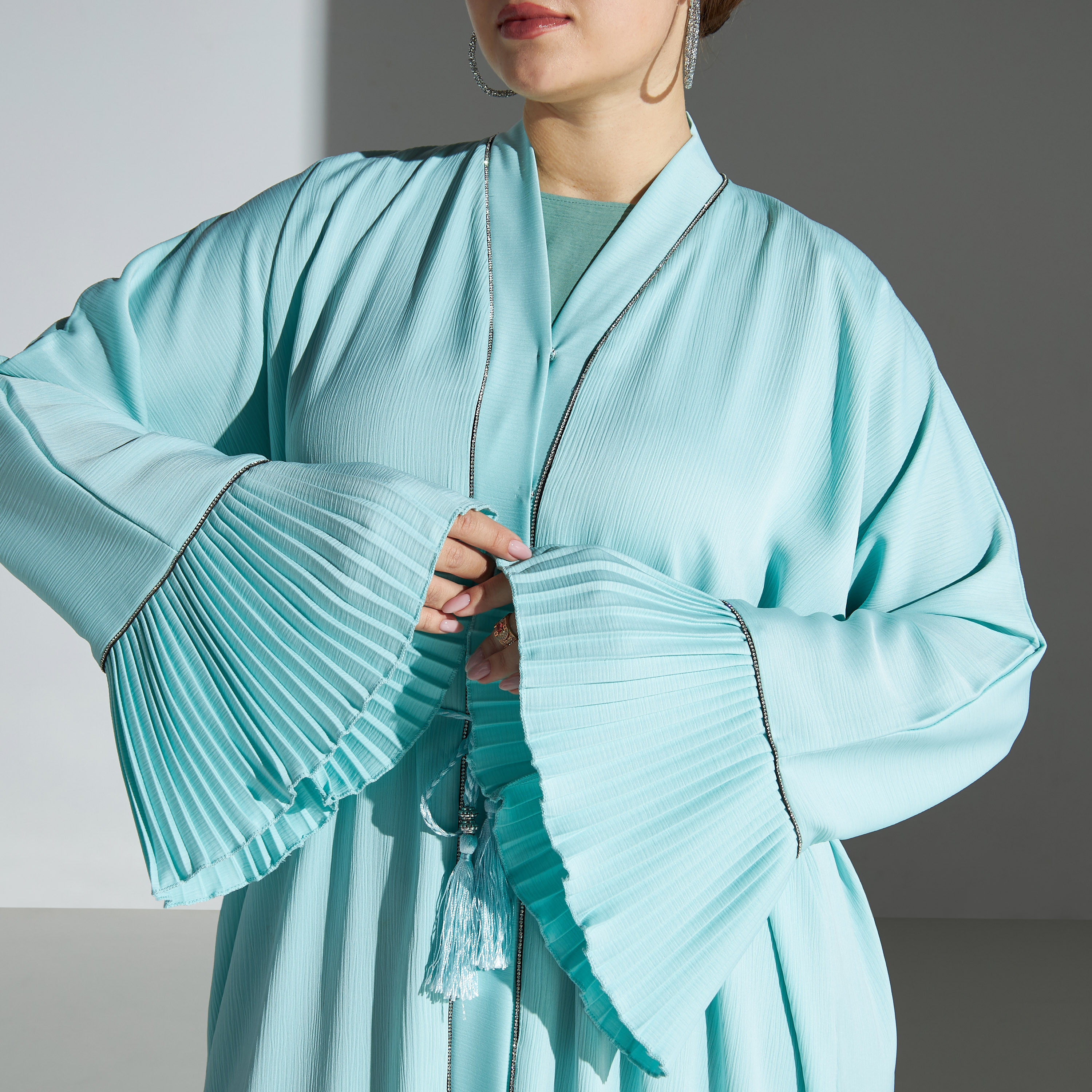 عباية مقاس كبير بكسرات وحزام ربط مع حجاب من ماليكة-women-arabicclothing-abayas-image-3