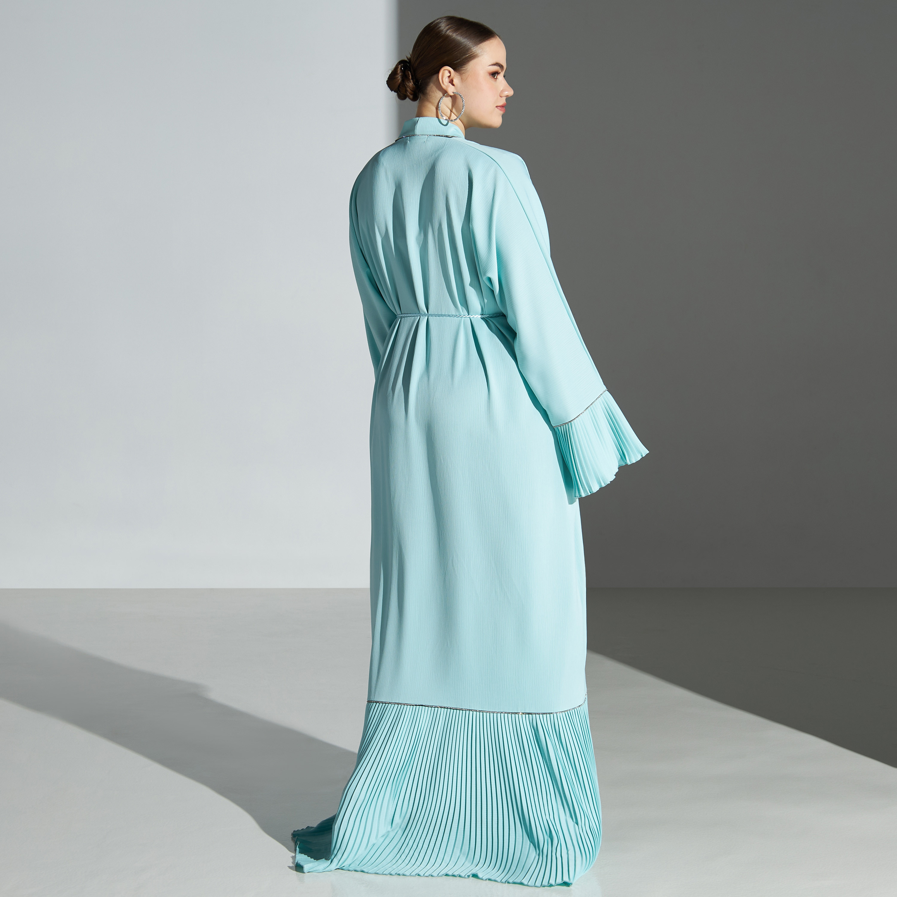 عباية مقاس كبير بكسرات وحزام ربط مع حجاب من ماليكة-women-arabicclothing-abayas-image-5