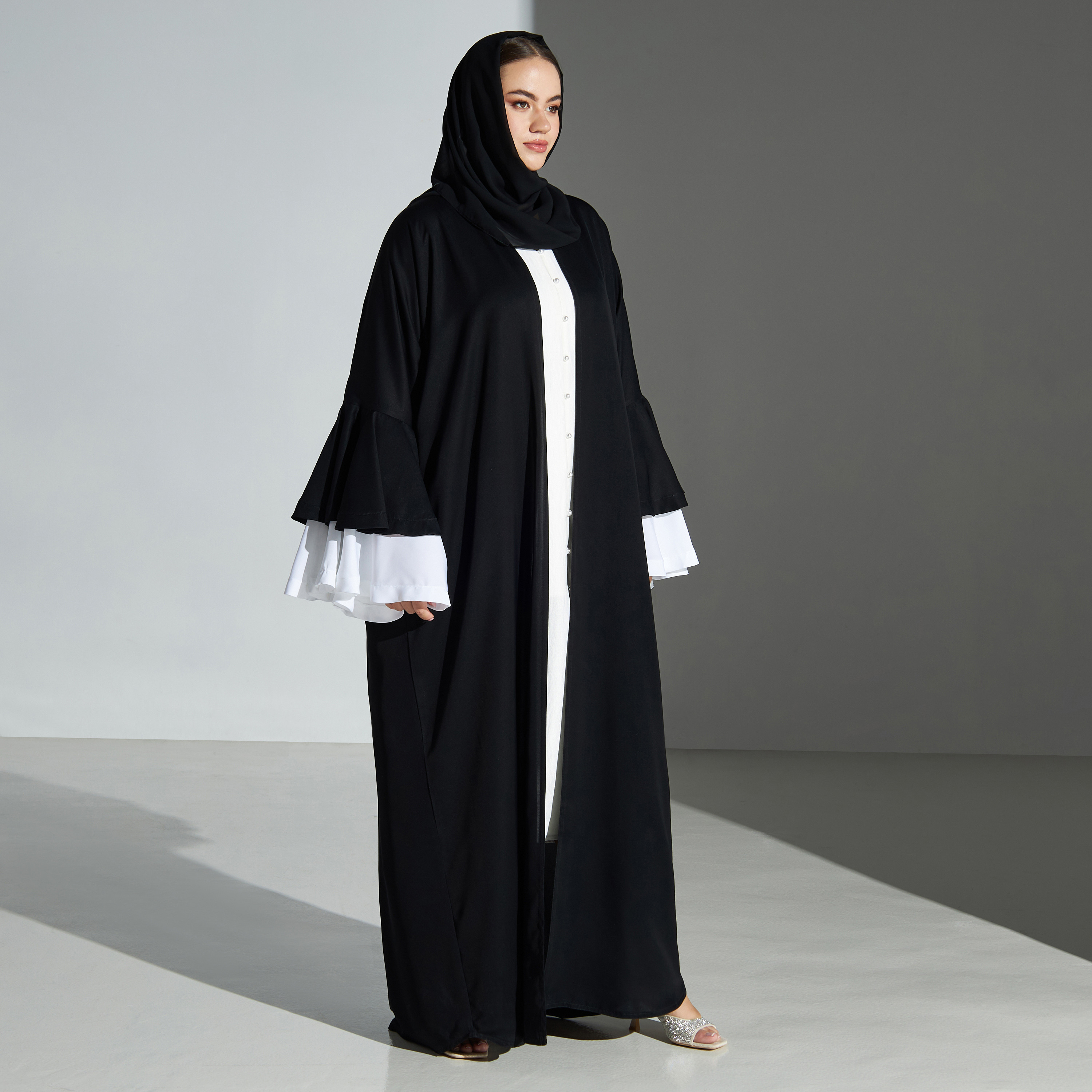 عباية مقاس كبير بمقدمة مفتوحة وأكمام جرس مع حجاب من ماليكة-women-arabicclothing-abayas-image-4