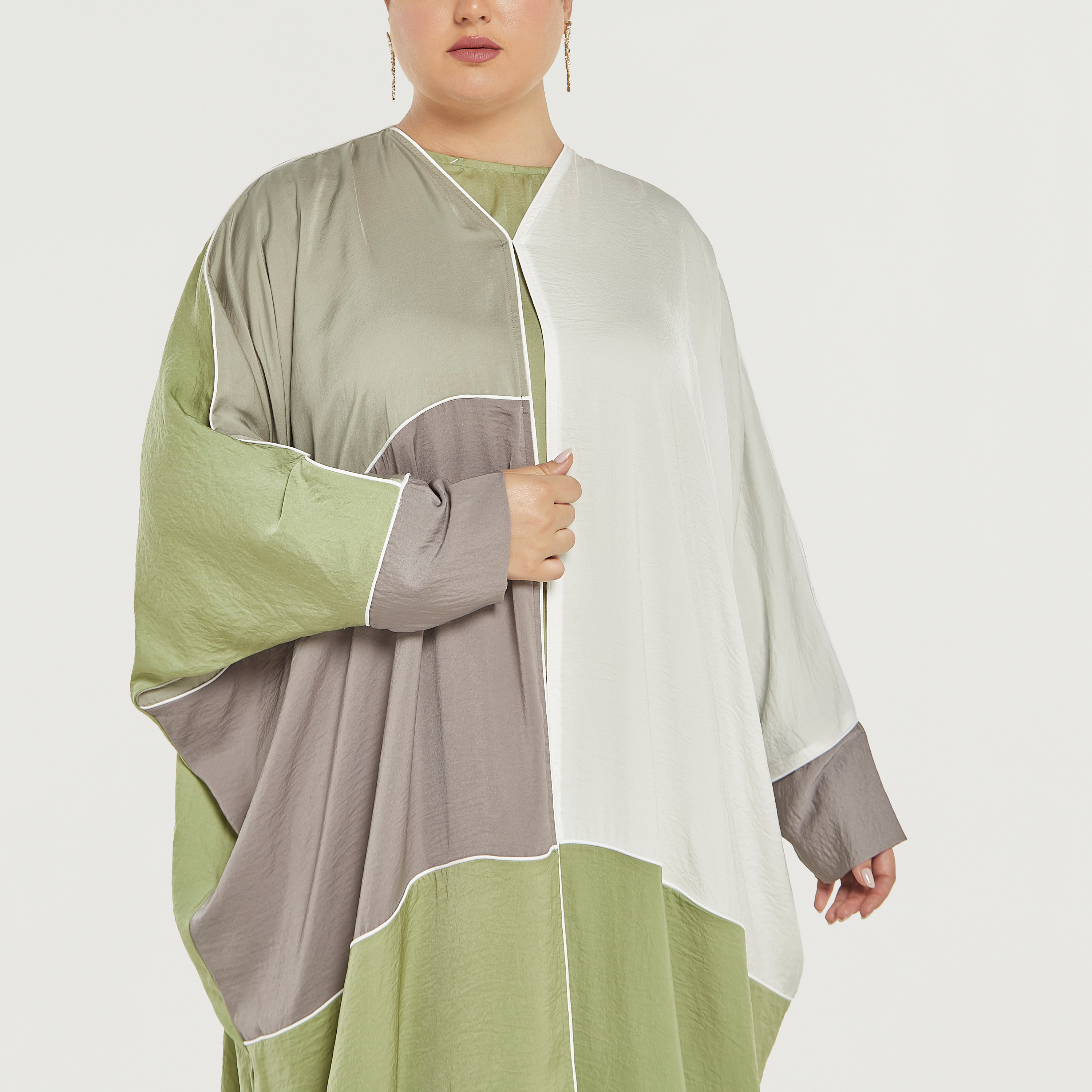 Malikah Colourblock Jalabiya with V-neck-women-arabicclothing-jalabiyas-image-3