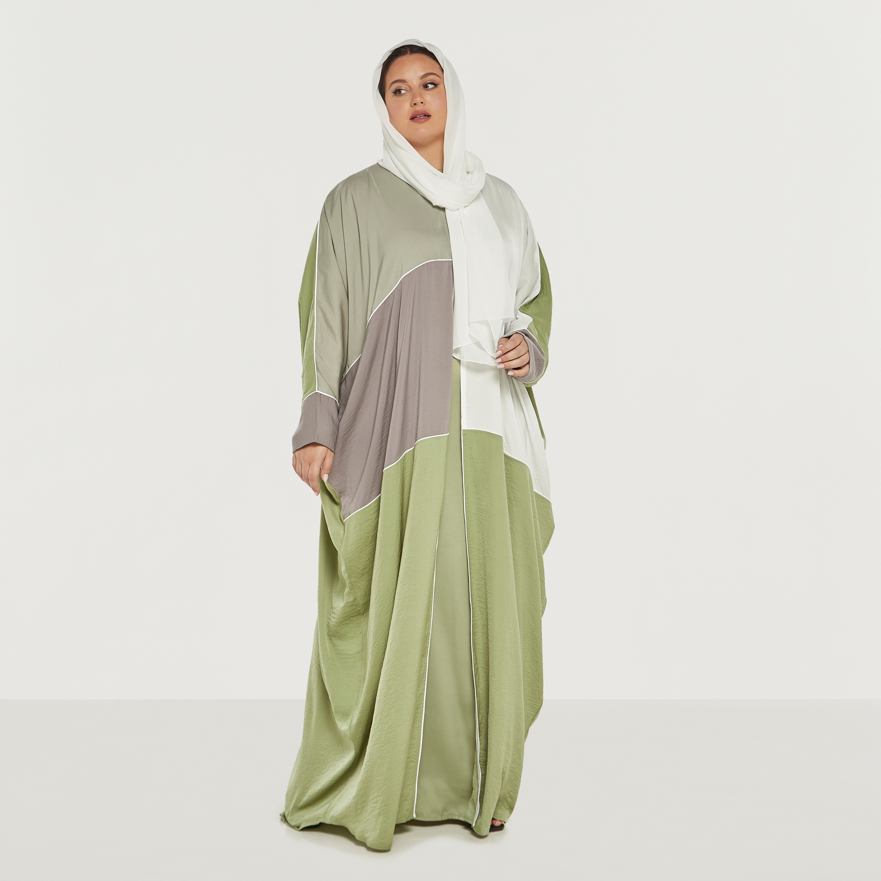 Malikah Colourblock Jalabiya with V-neck-women-arabicclothing-jalabiyas-image-4