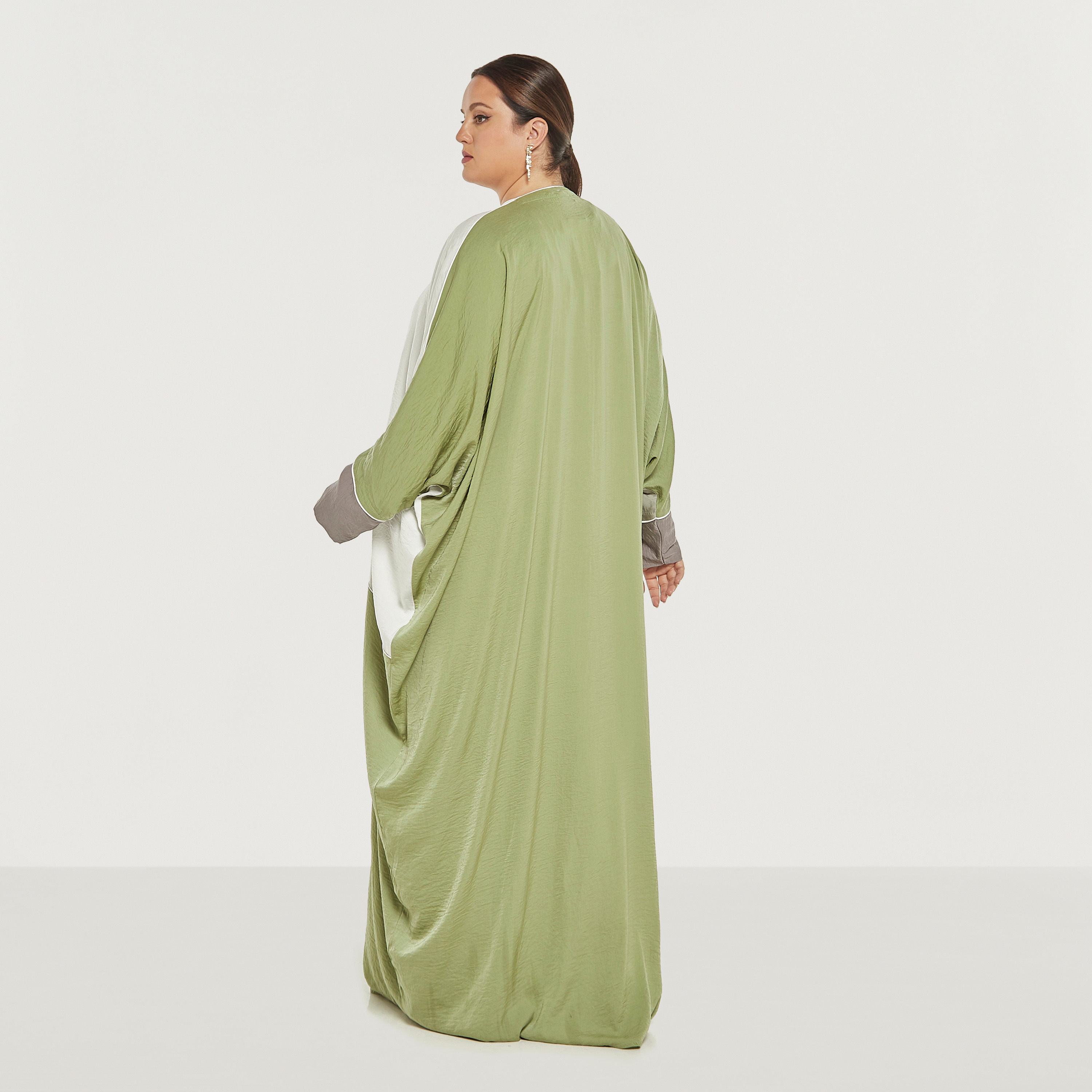 Malikah Colourblock Jalabiya with V-neck-women-arabicclothing-jalabiyas-image-5