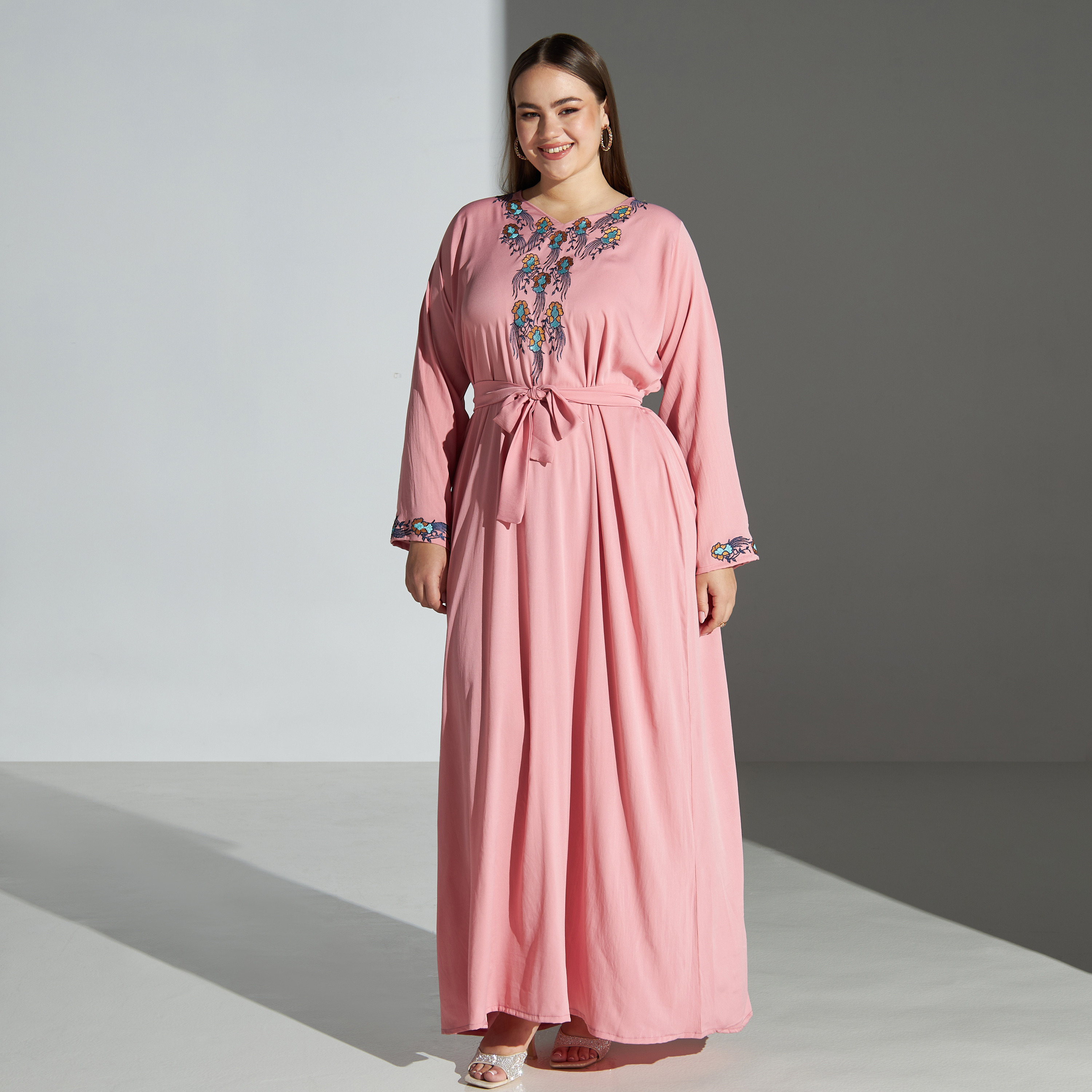 عباية مقاس كبير مطرّزة بحزام ربط من ماليكة-women-arabicclothing-abayas-image-1