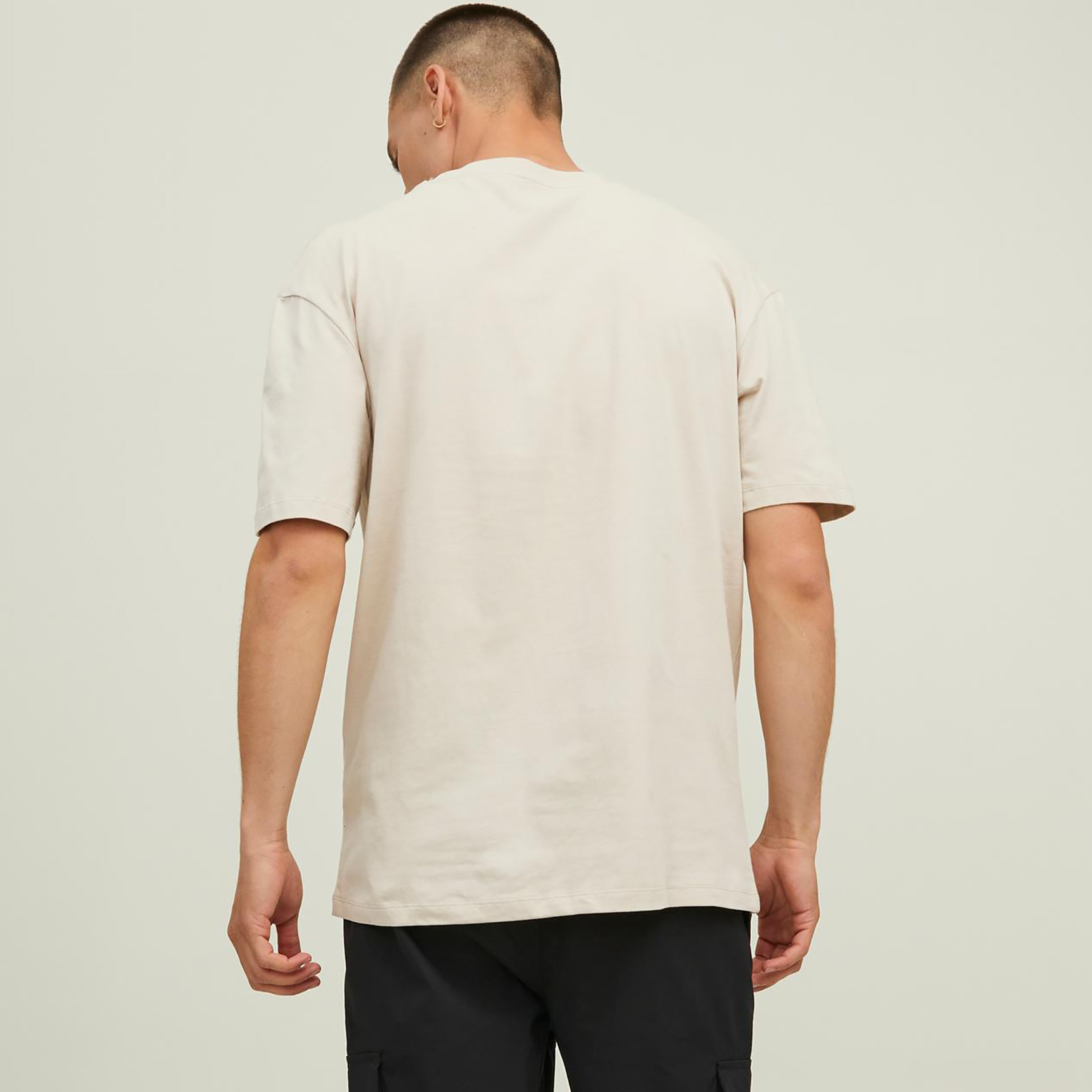 تي شيرت من جاك آند جونز مطرز بأكمام قصيرة و ياقة مستديرة-men-clothing-tshirtsandpolos-tshirts-image-4