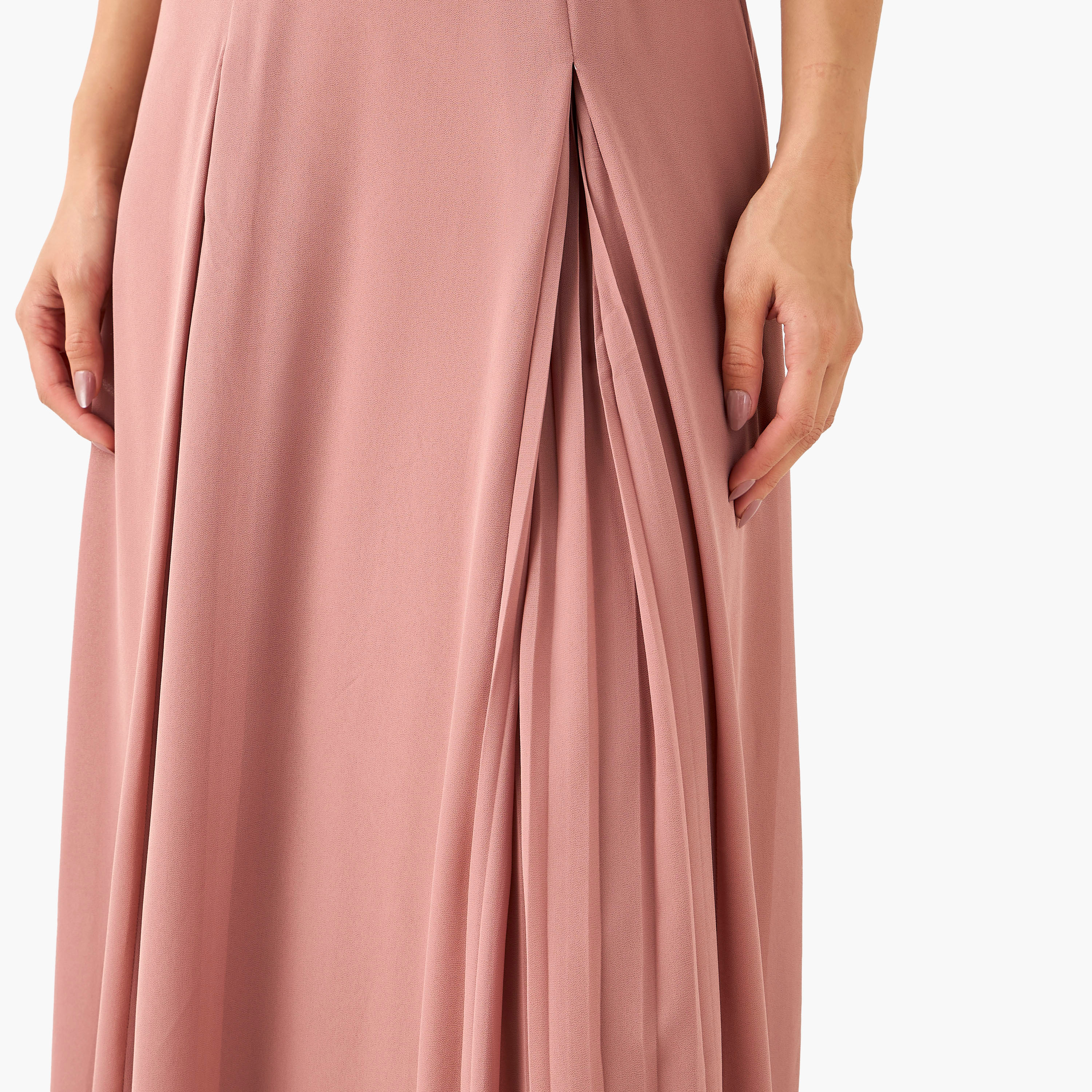فستان بوليستر ماكسي بياقة V وكسرات من تي إف إن سي-women-clothing-dresses-image-5